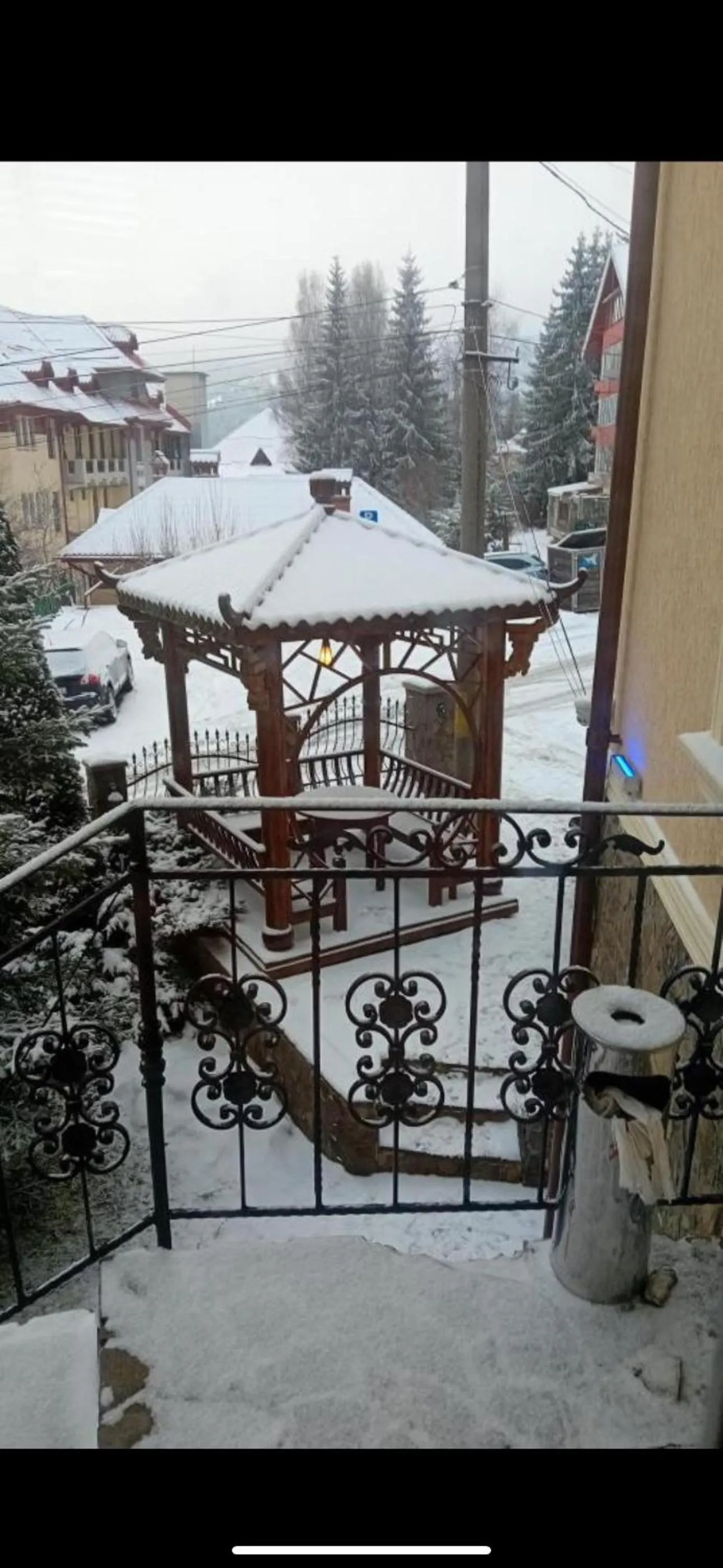 Casa Dunarea by Genco