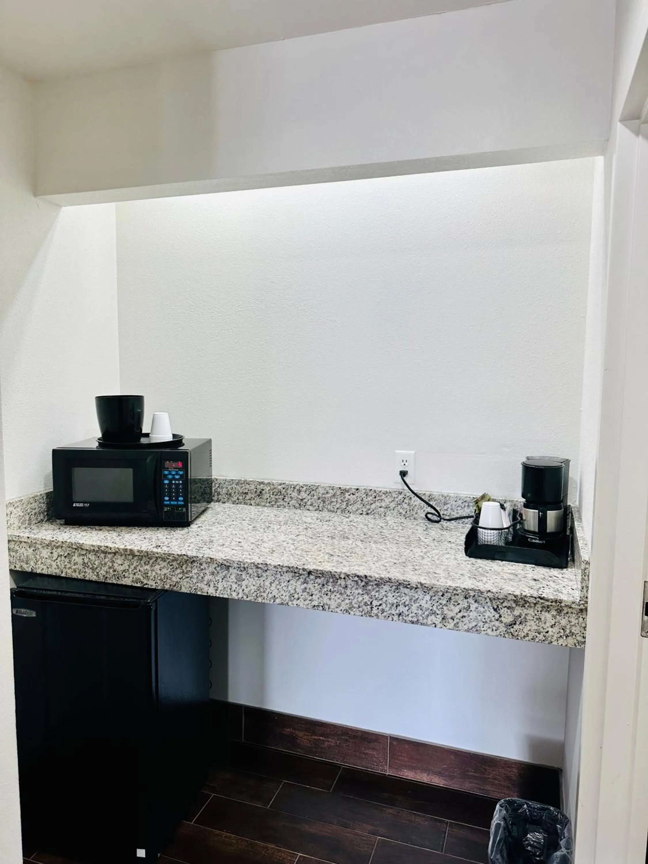 minibar in Lonestar Inn