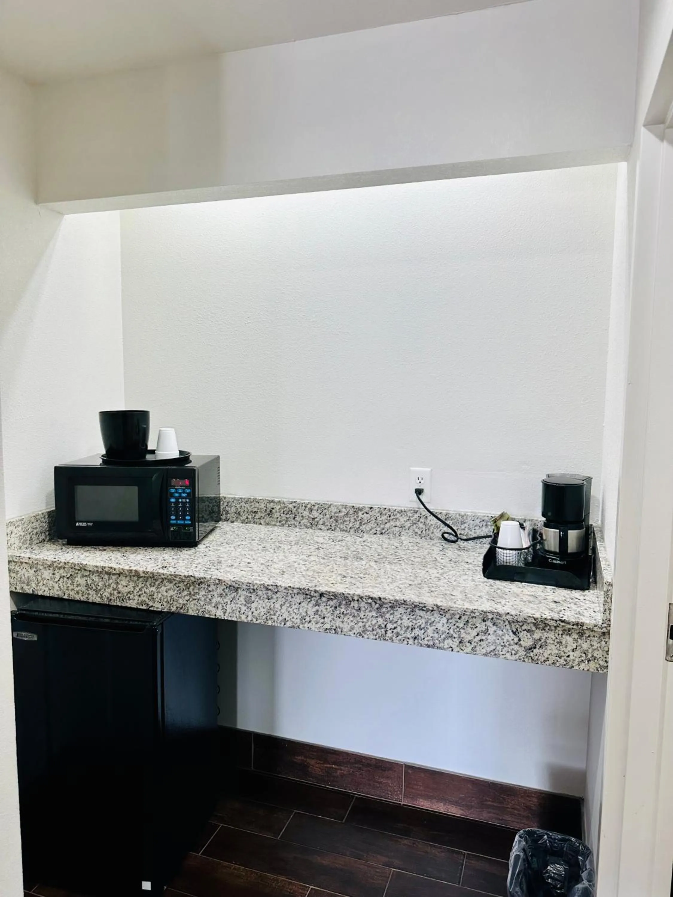 minibar in Lonestar Inn