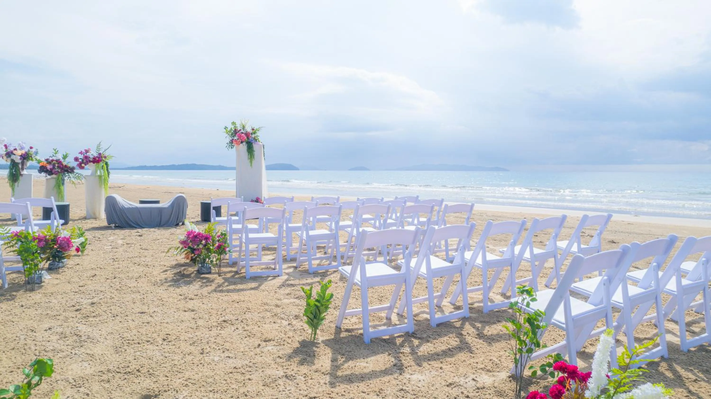 Day in The Hotel Elizabeth Resort and Villas - Long Beach San Vicente Palawan