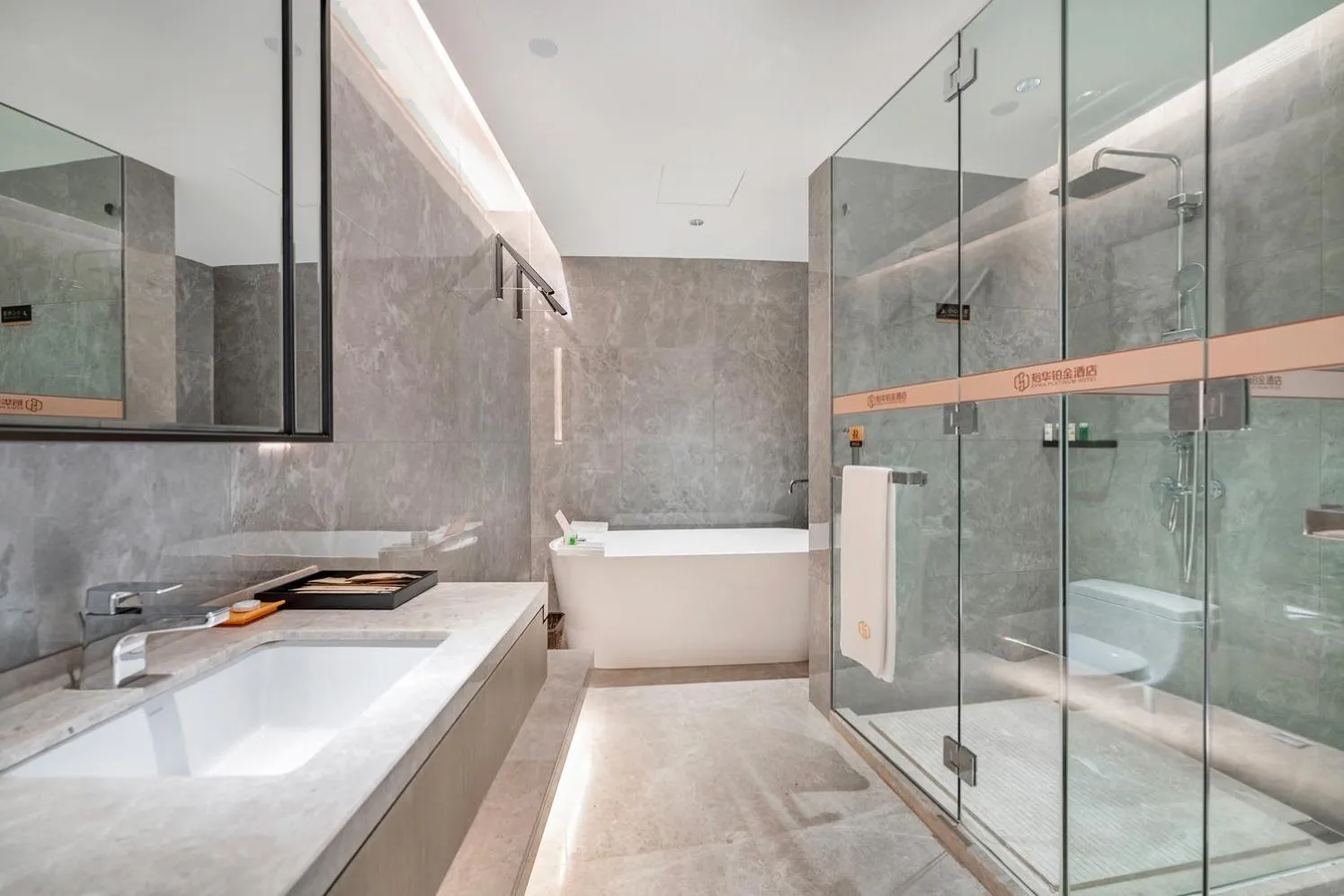 Bathroom in Evwa Platinum Hotel