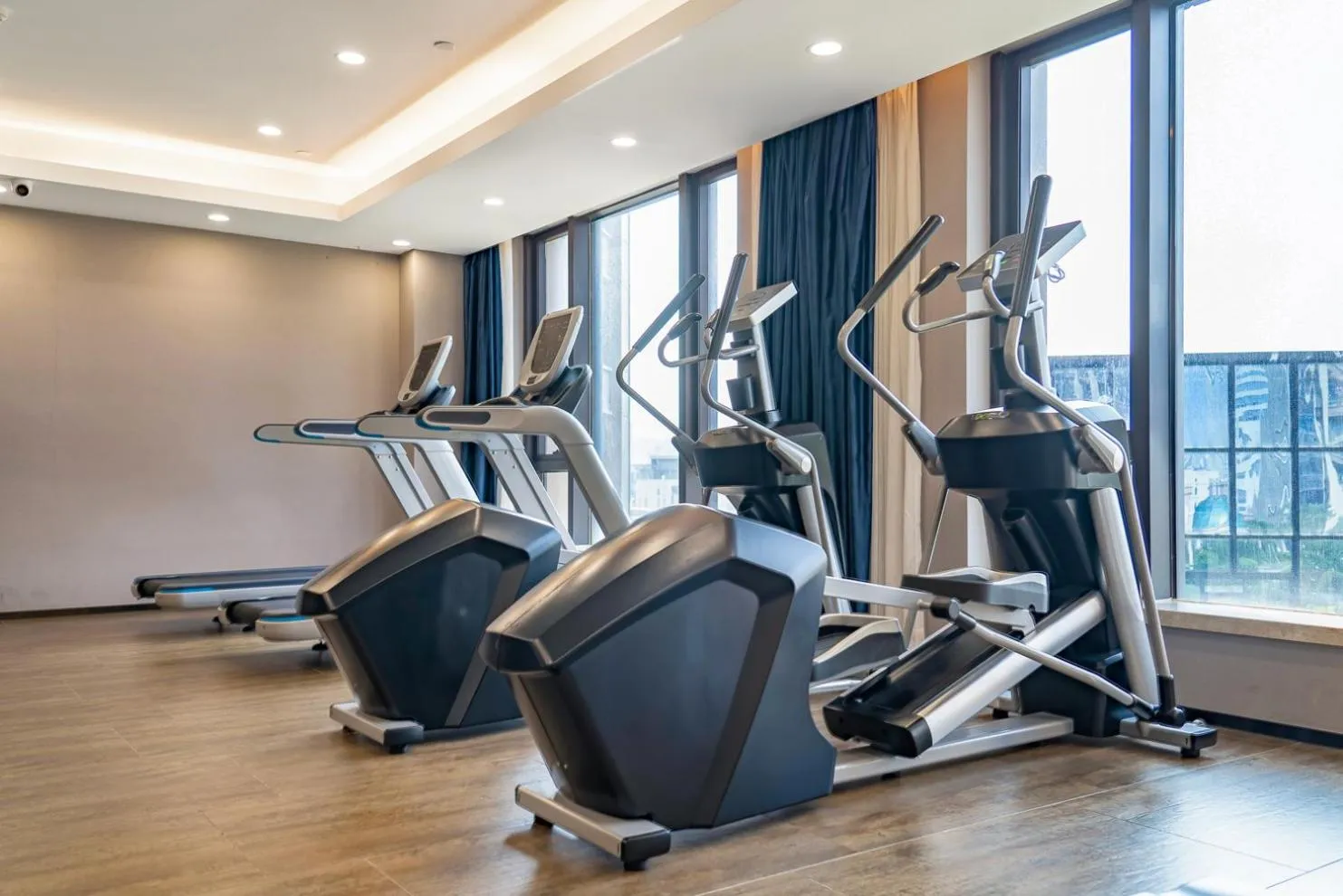 Fitness centre/facilities in Evwa Platinum Hotel
