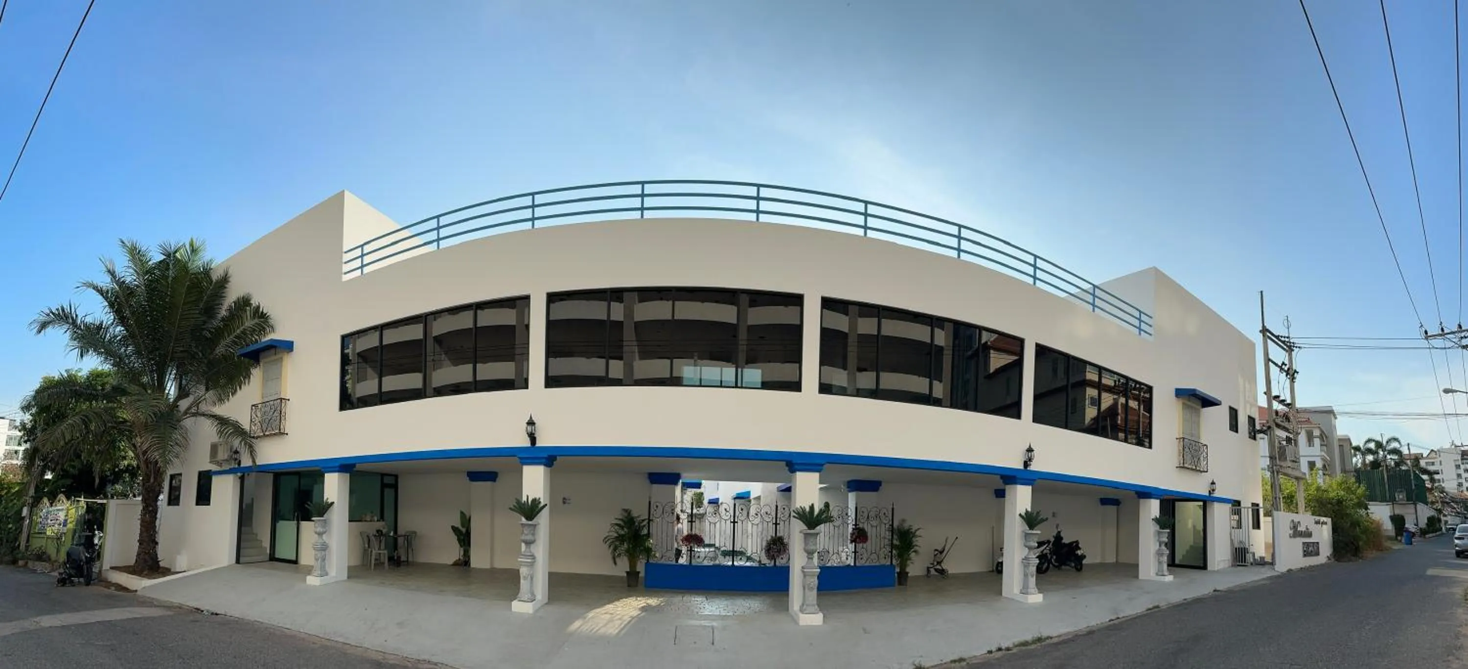 Property building in Mona Lisa pool villa