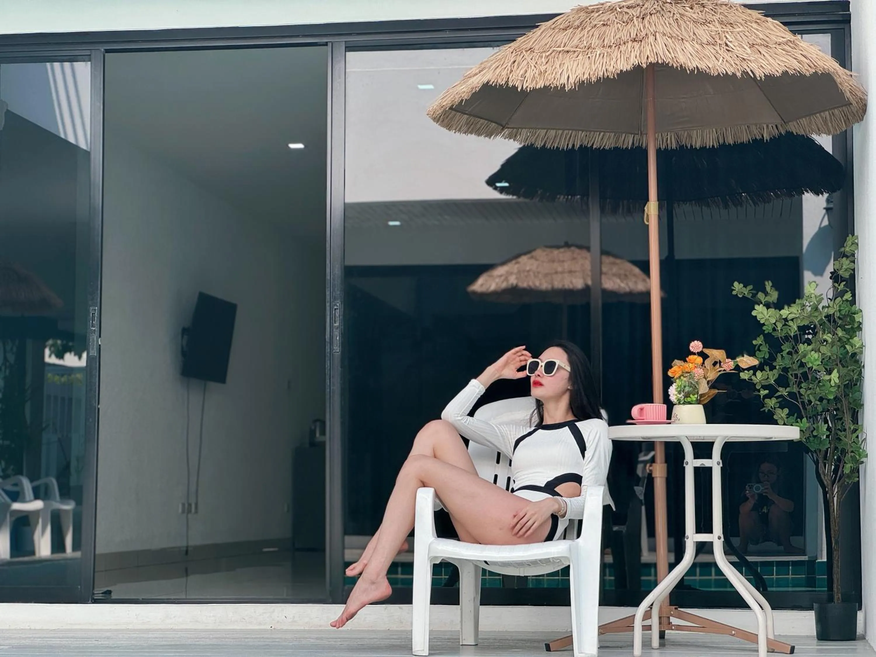 People in Mona Lisa pool villa