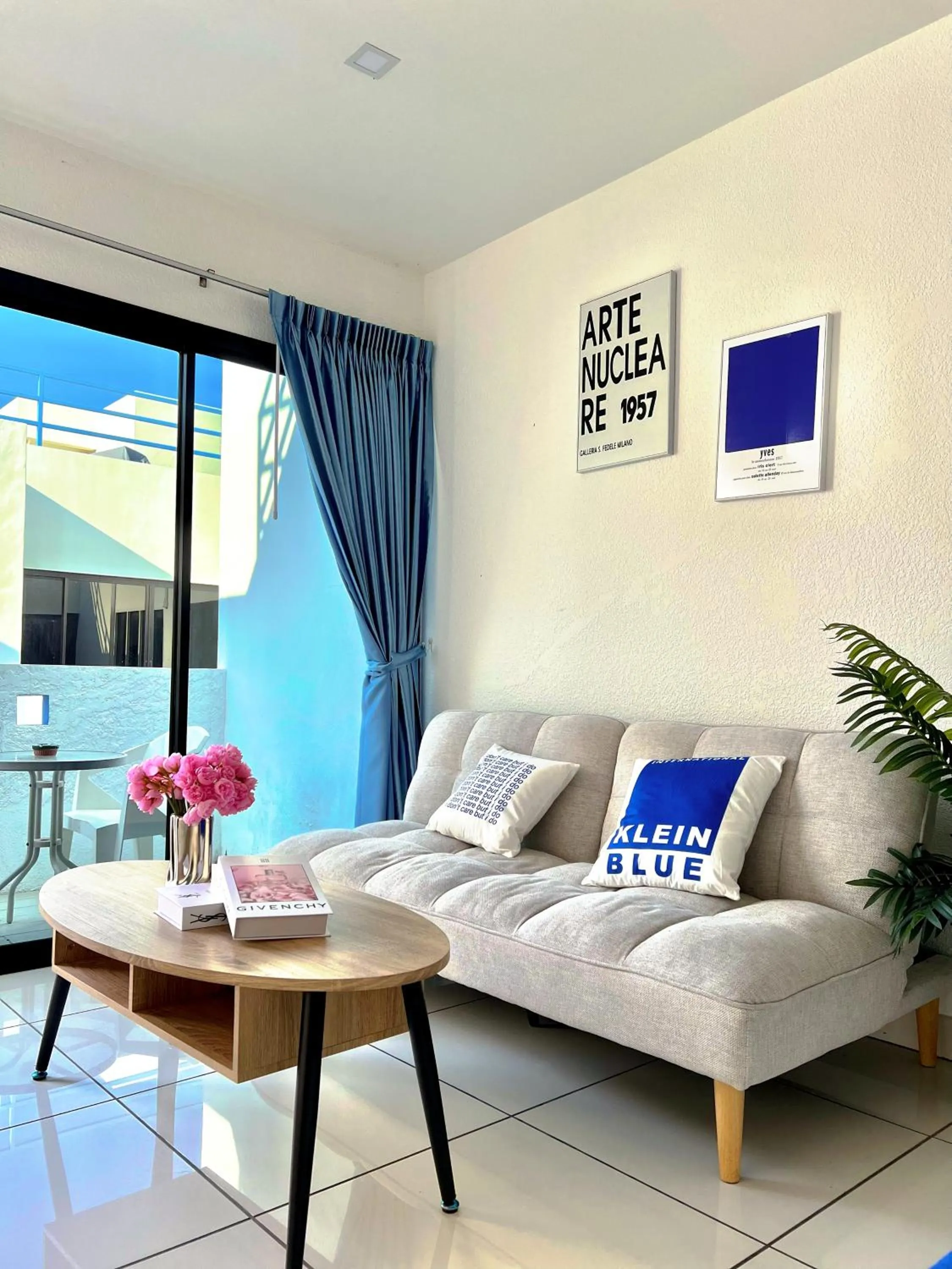 Seating area in Mona Lisa pool villa