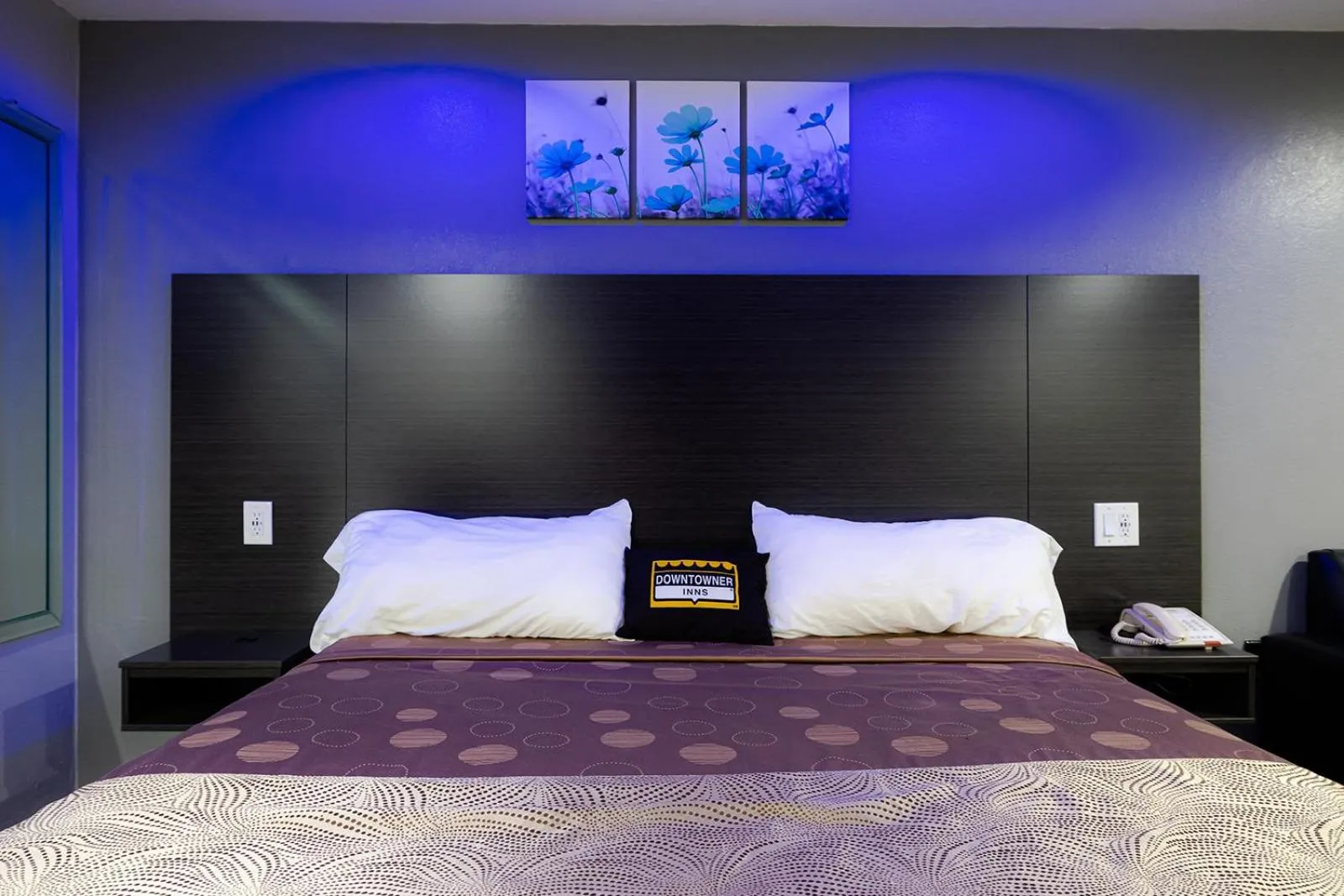 Bed in Downtowner Inns - Houston Downtown & Convention Center