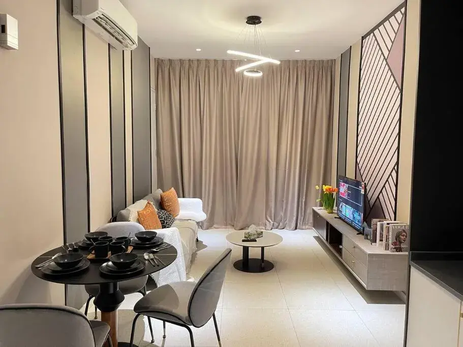 Two-Bedroom Apartment in Millerz Square- 5 Mins to Mid Valley & KL Two-Bedroom Apartment in Millerz Square- 5 Mins to Mid Valley & KL