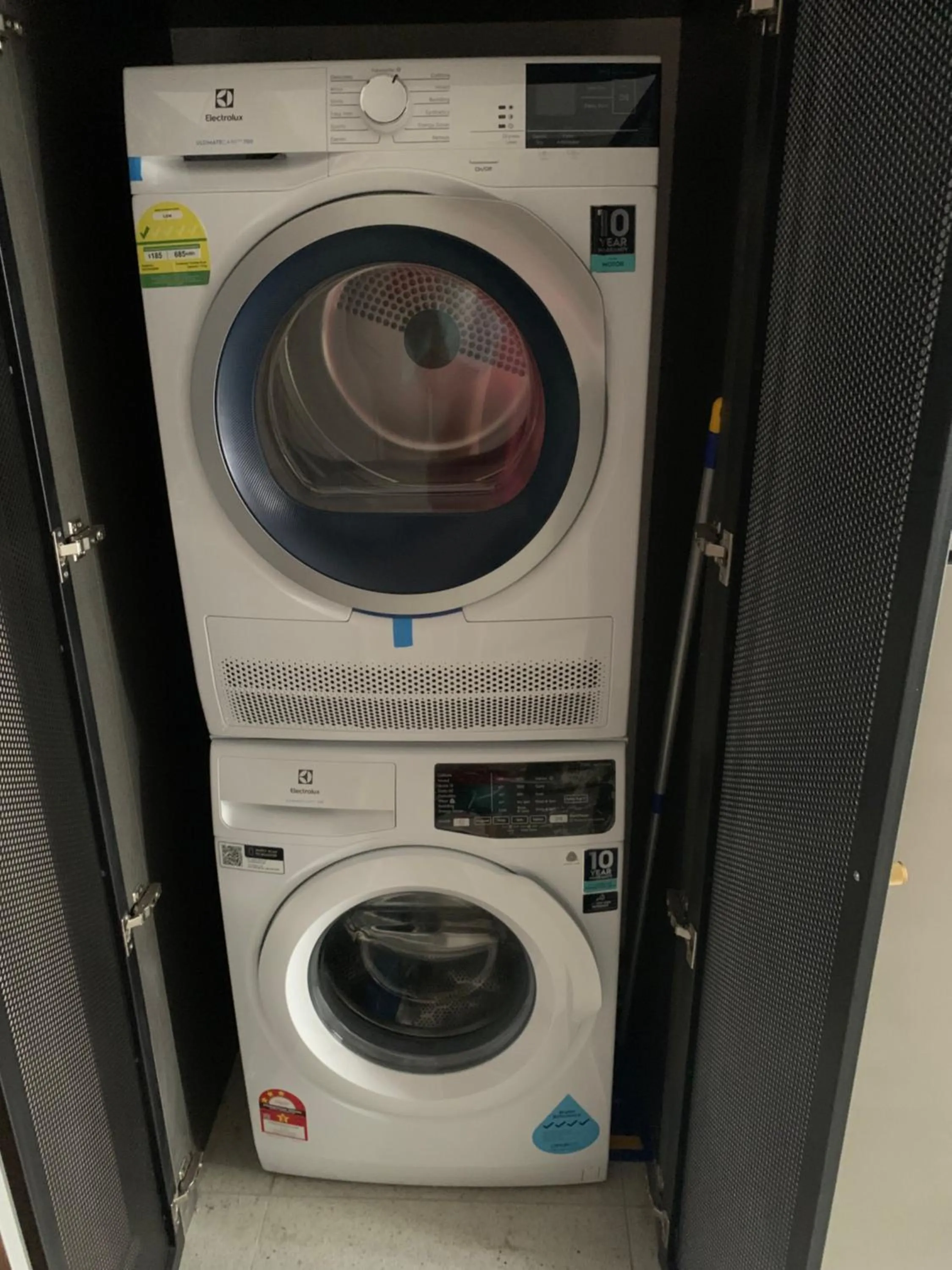 Two-Bedroom Apartment in Millerz Square- 5 Mins to Mid Valley & KL