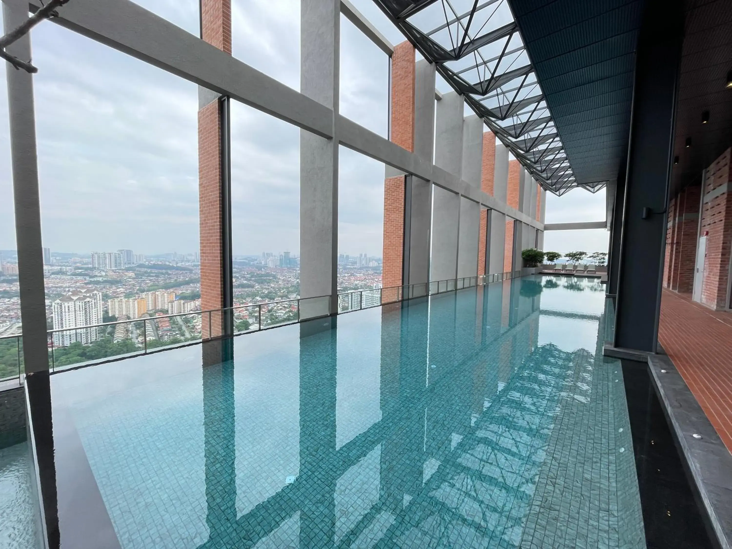 Two-Bedroom Apartment in Millerz Square- 5 Mins to Mid Valley & KL Two-Bedroom Apartment in Millerz Square- 5 Mins to Mid Valley & KL