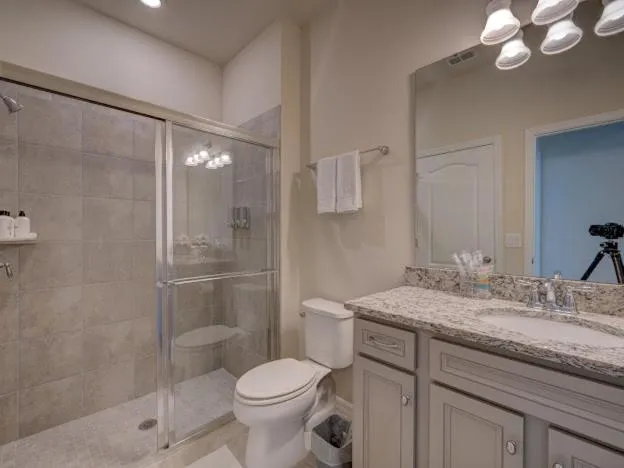 5 Bedroom Private Pool Home 15 Min to Disney World, Davenport