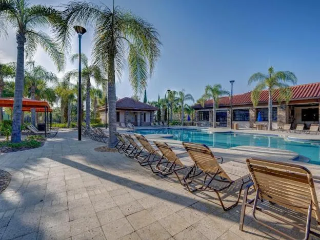 5 Bedroom Private Pool Home 15 Min to Disney World, Davenport