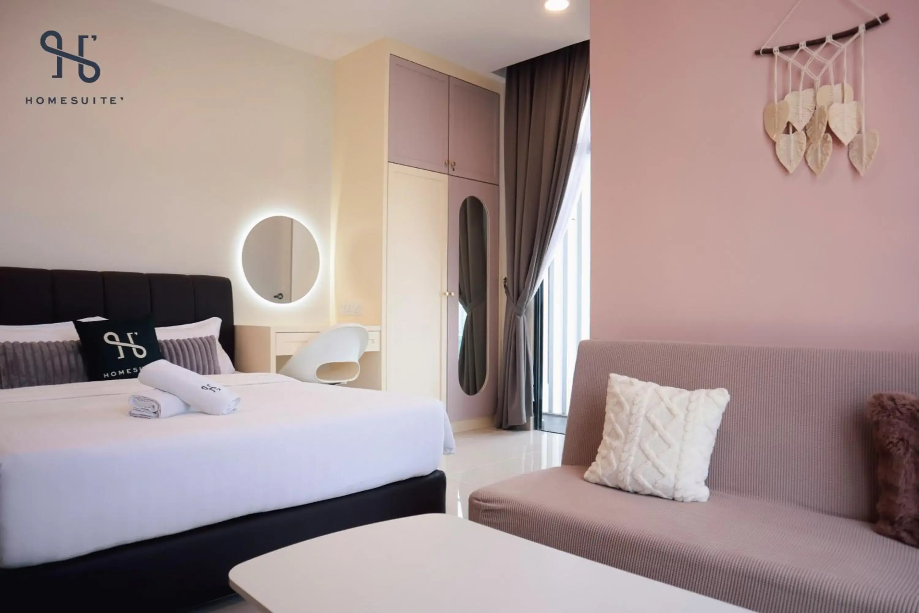 Family Room with Sea View in Homesuite' Home at The Shore Family Room with Sea View in Homesuite' Home at The Shore