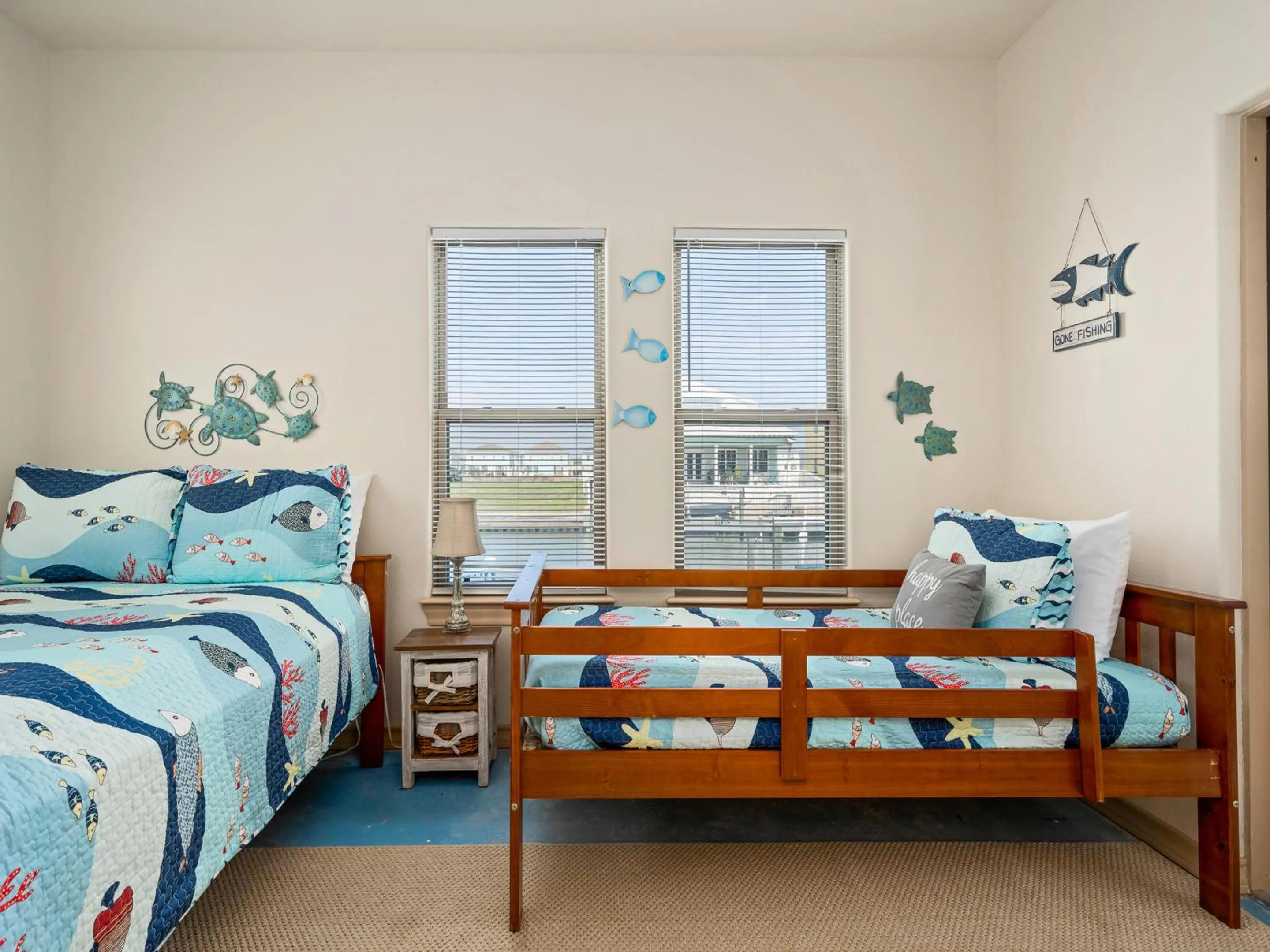 Property building, Bed in Rockports Hidden Gem