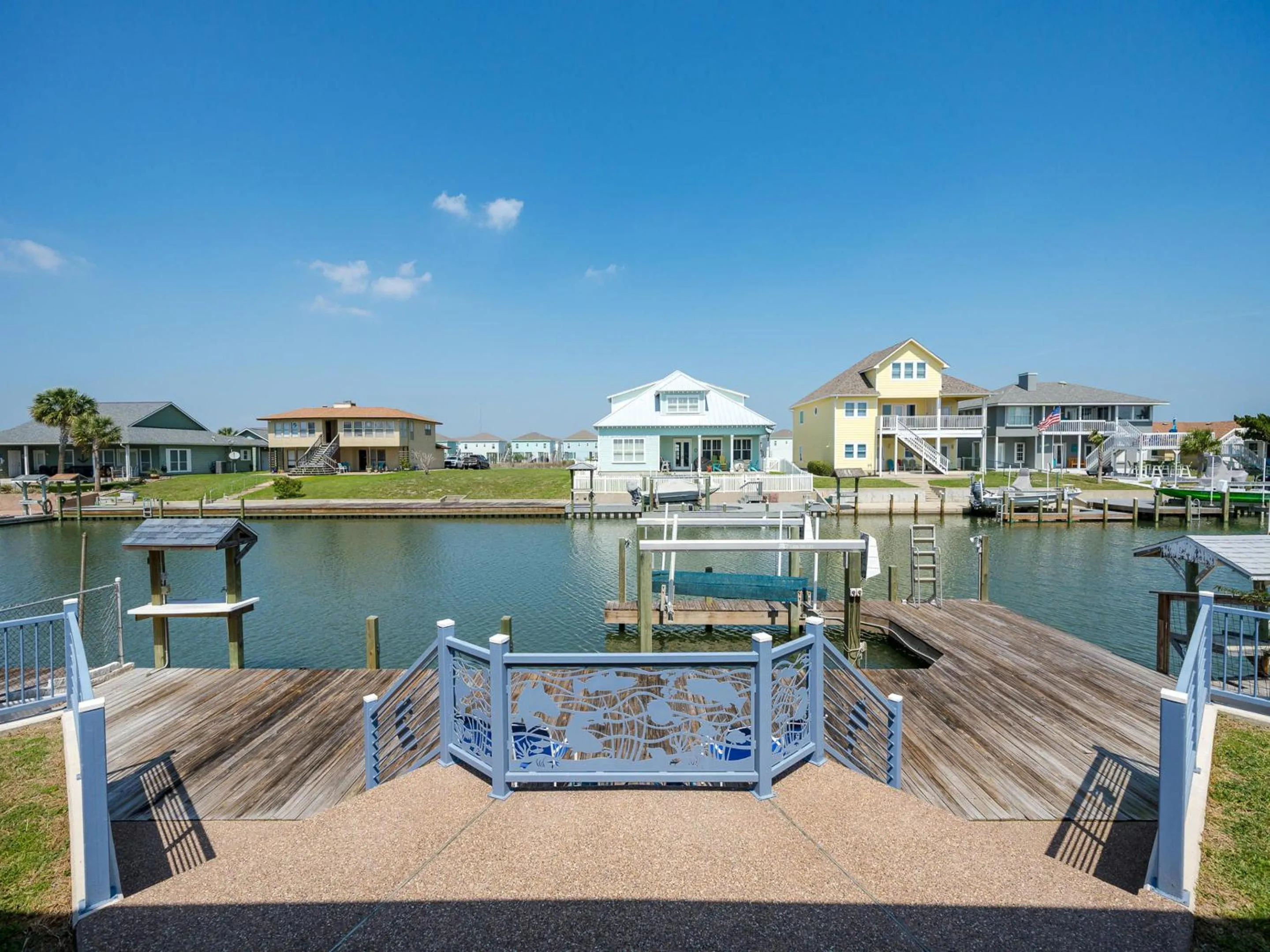 Property building in Rockports Hidden Gem