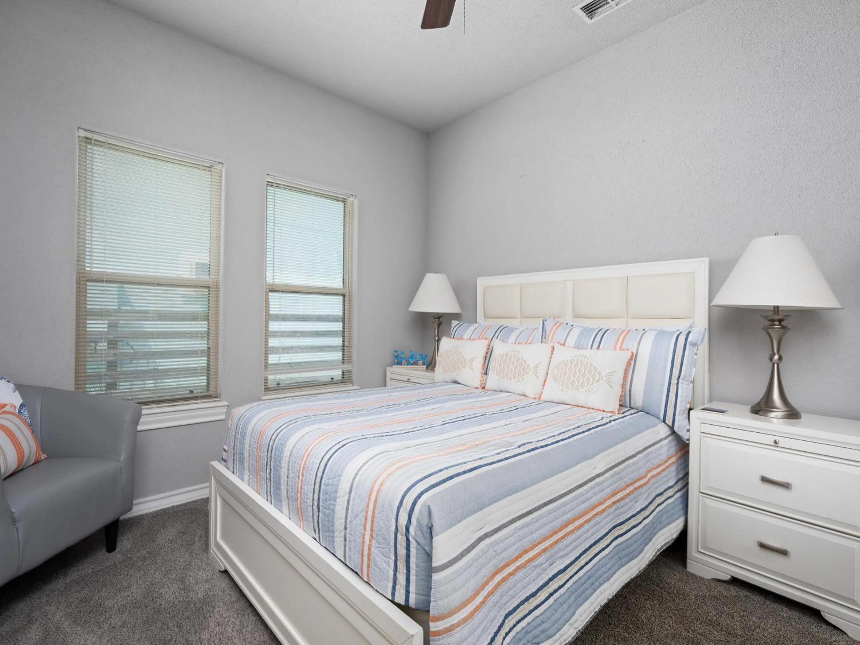 Property building, Bed in Rockports Hidden Gem