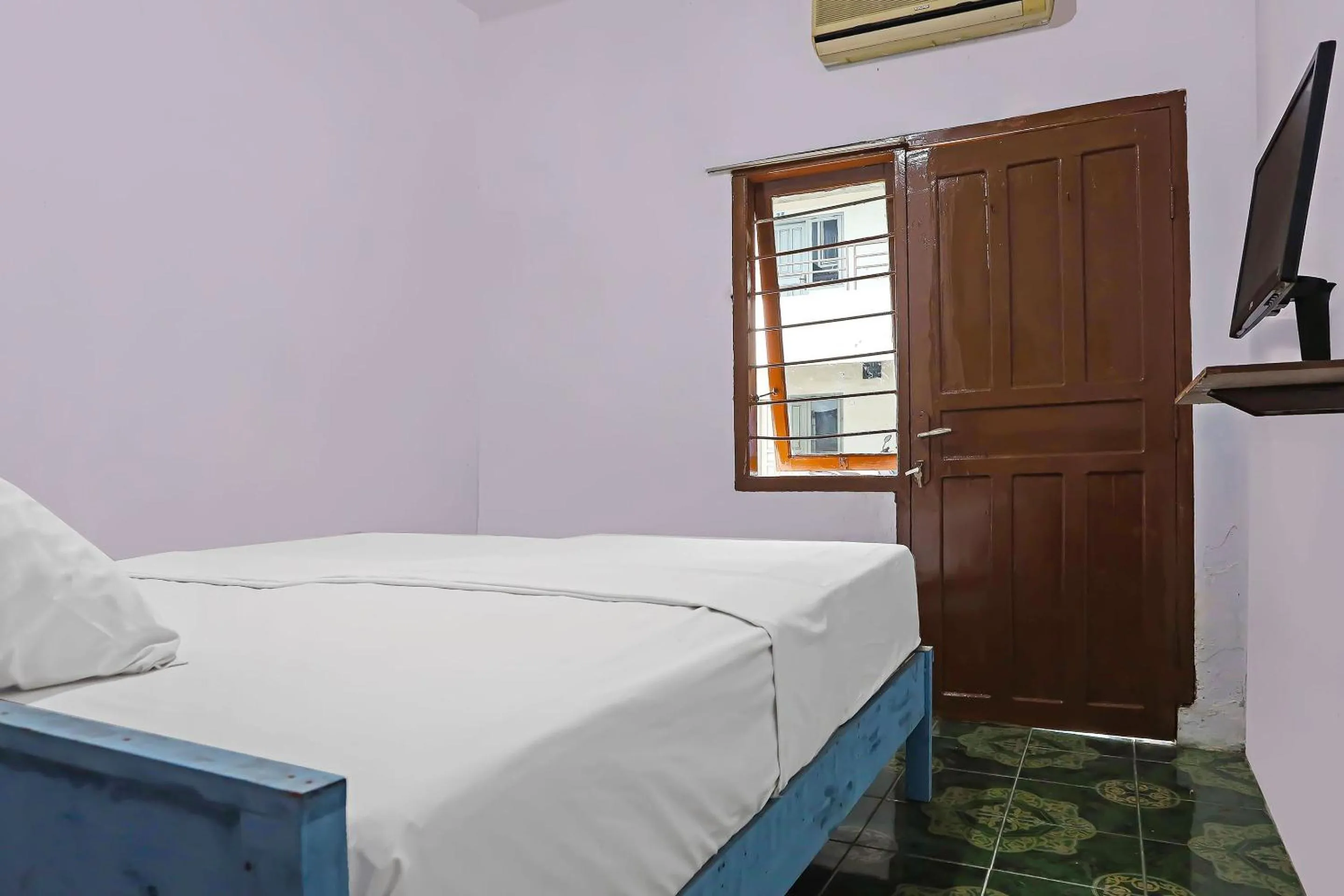 Bedroom, Bed in Hotel O City Kost Syariah