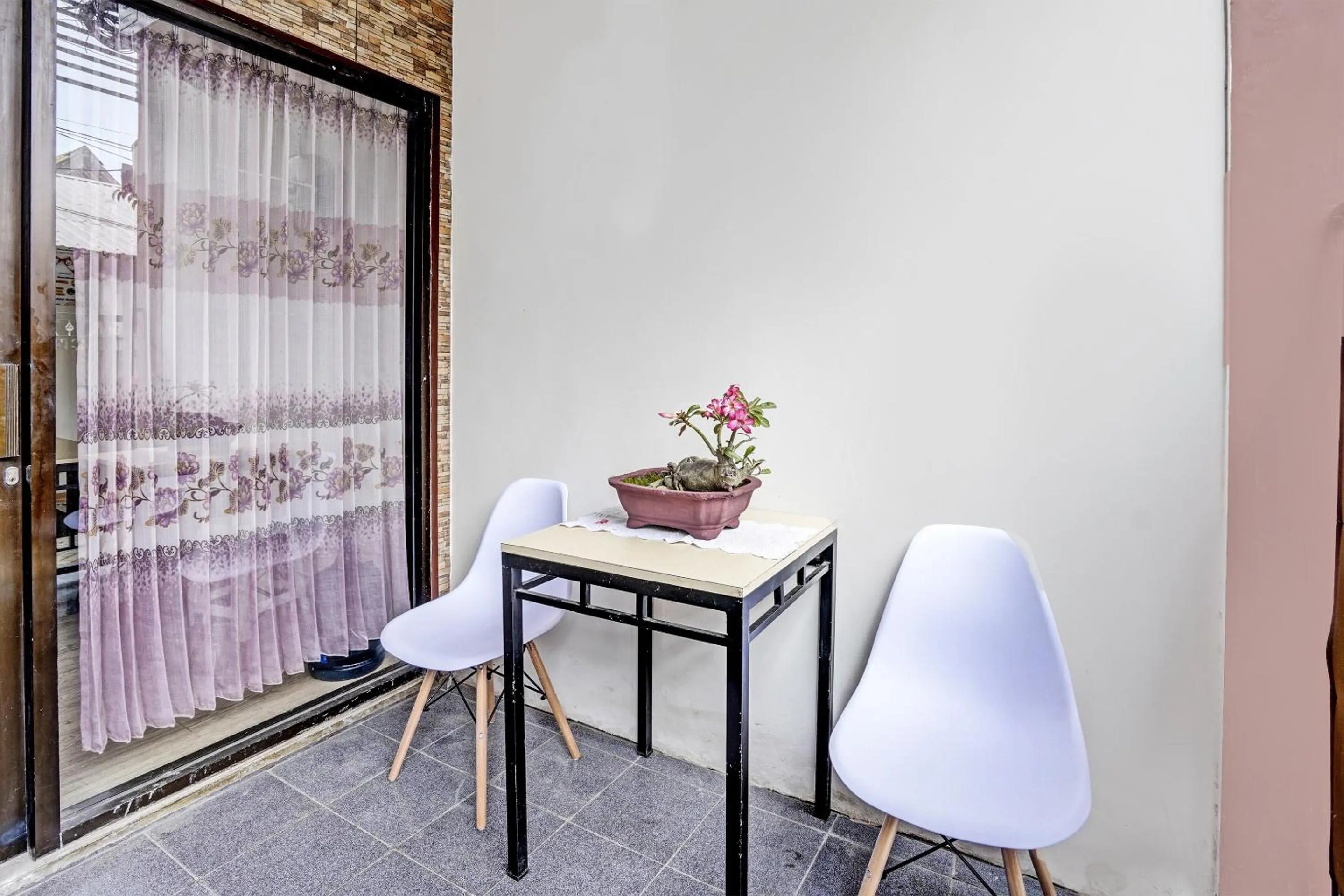 Lobby or reception in Hotel O Sunlo Cozy Home Family Homestay Syariah