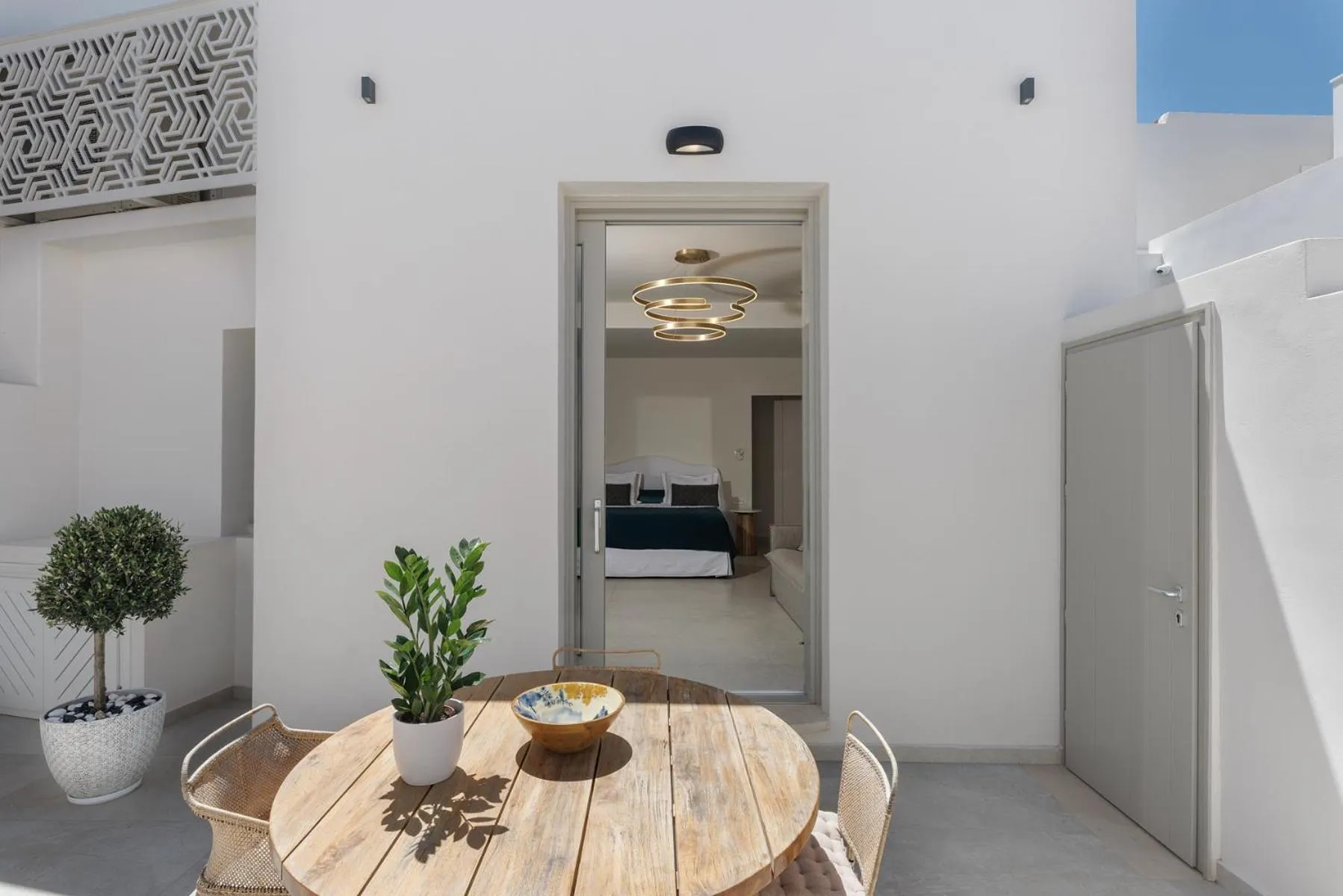 Day in La Madeleine Oia