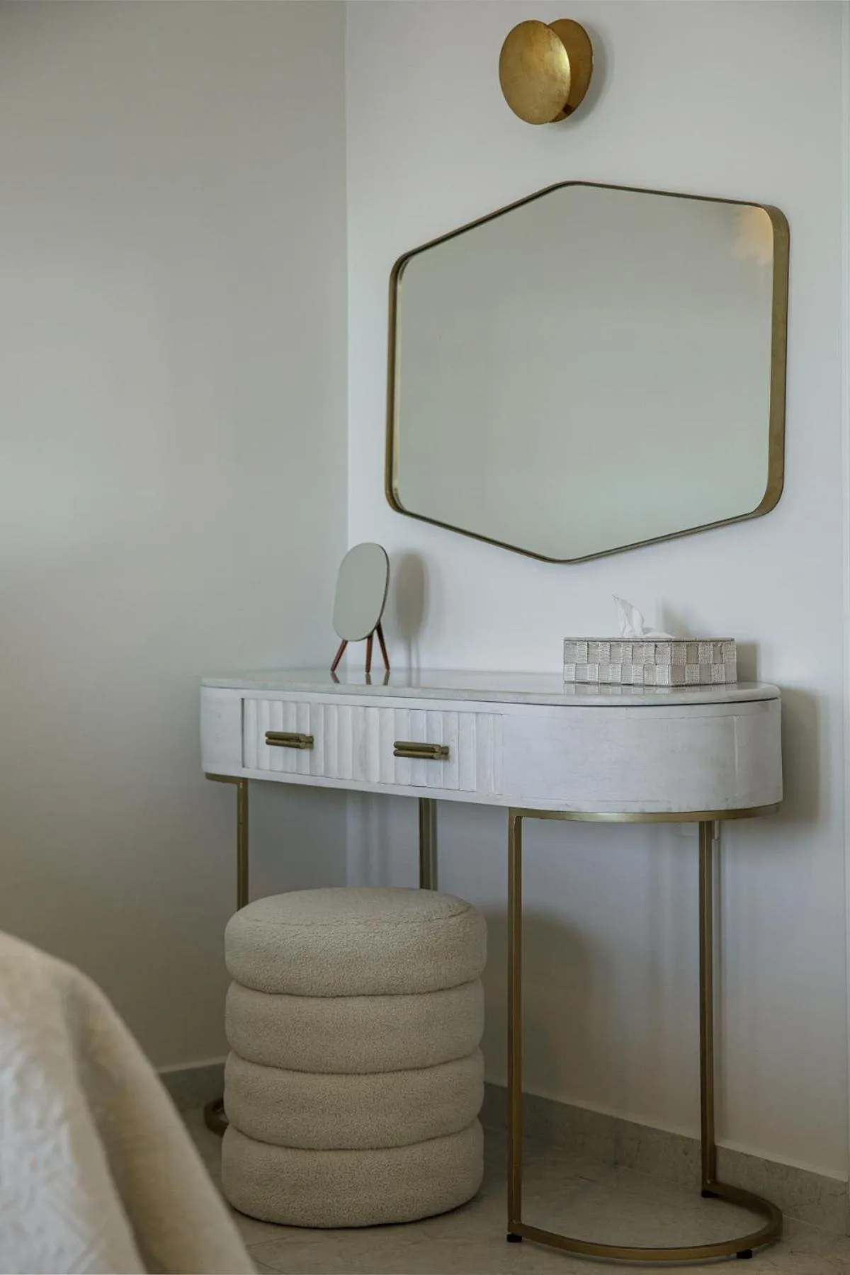 Decorative detail in La Madeleine Oia