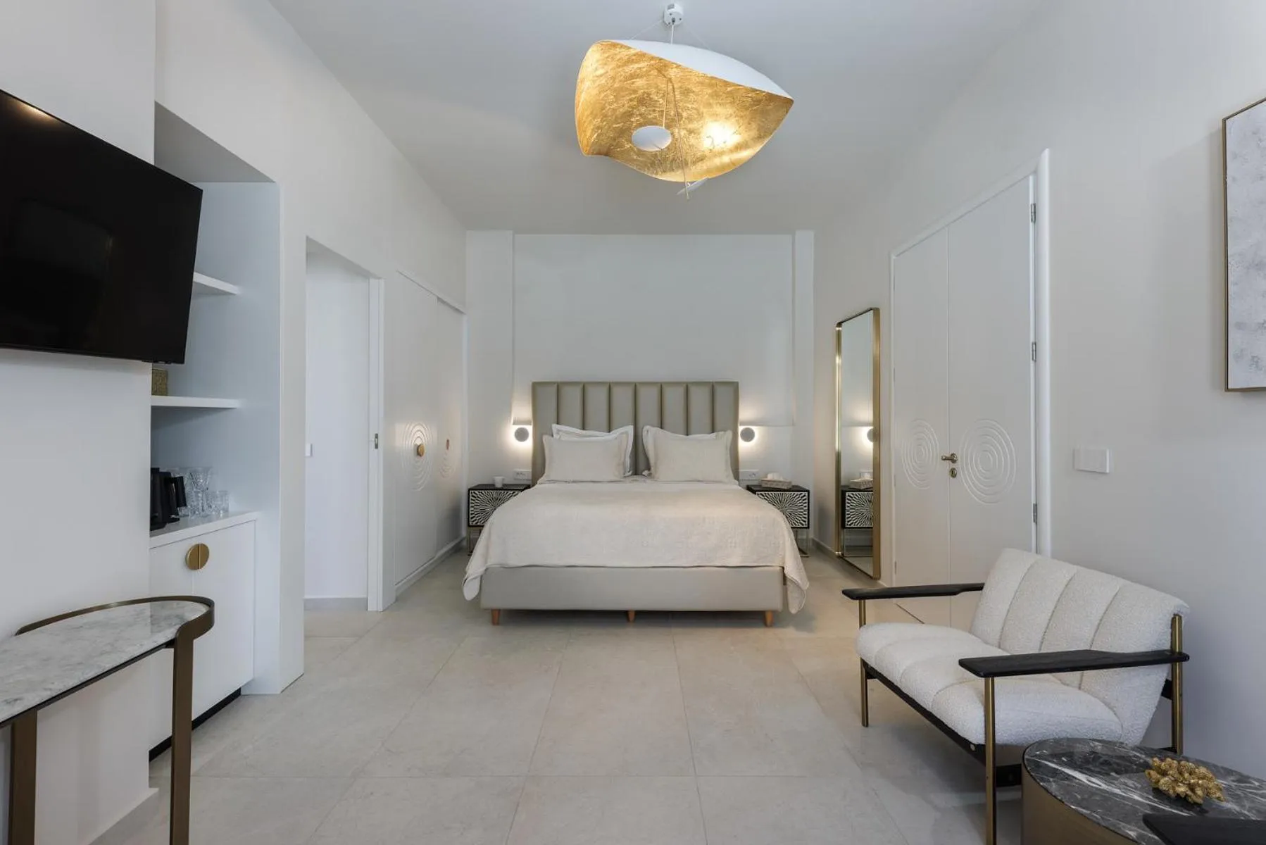 Bed in La Madeleine Oia