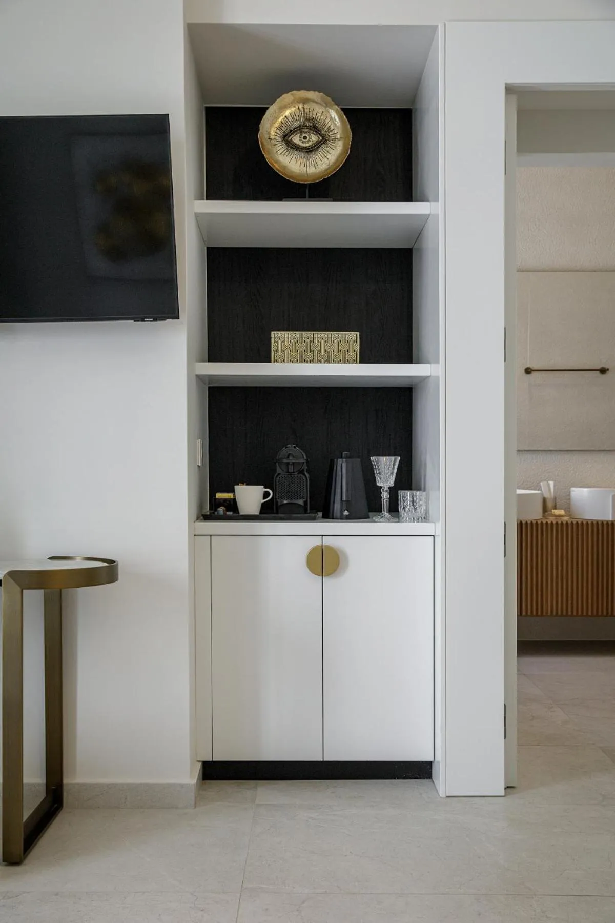 TV and multimedia in La Madeleine Oia