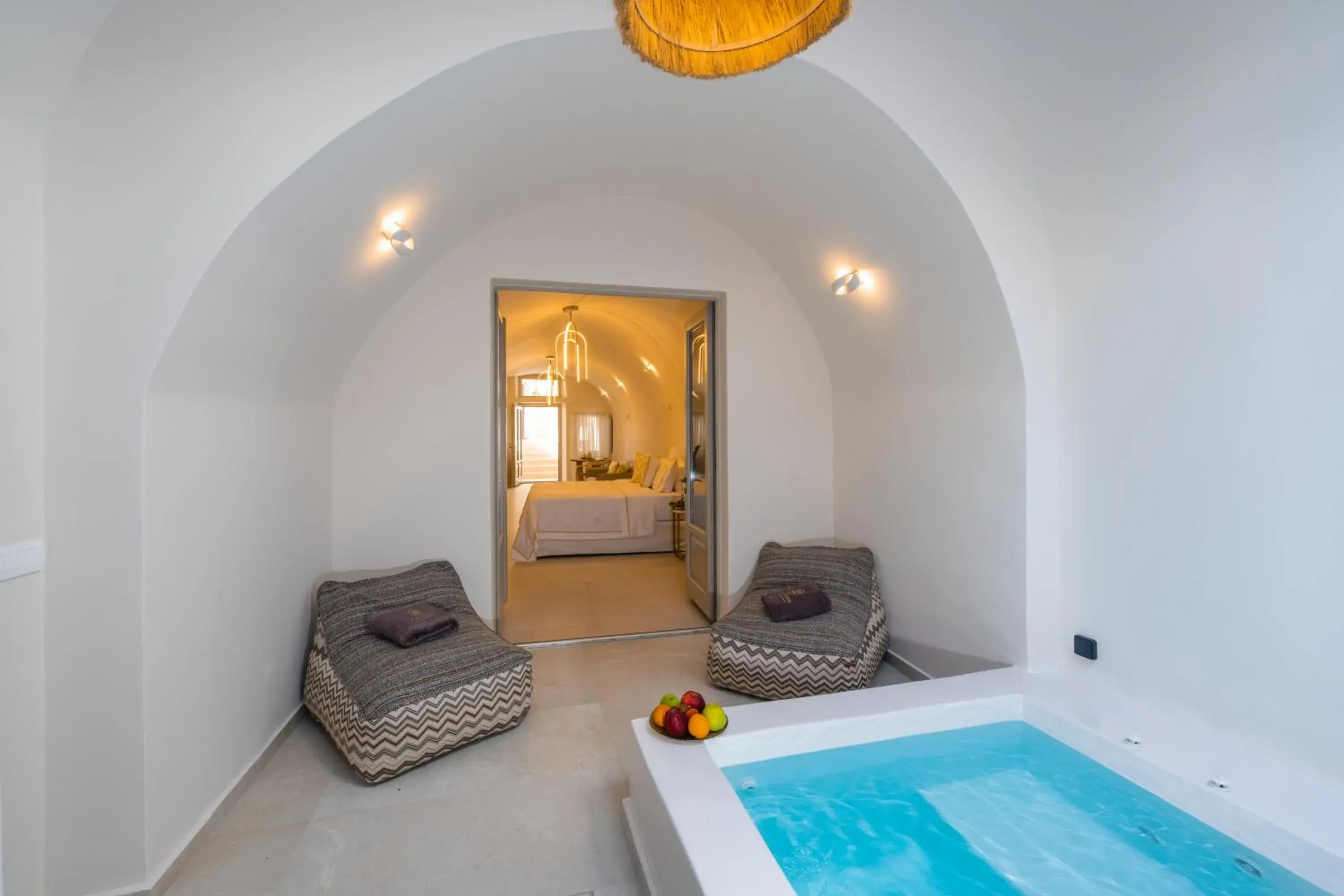 Hot Tub in La Madeleine Oia Hot Tub in La Madeleine Oia