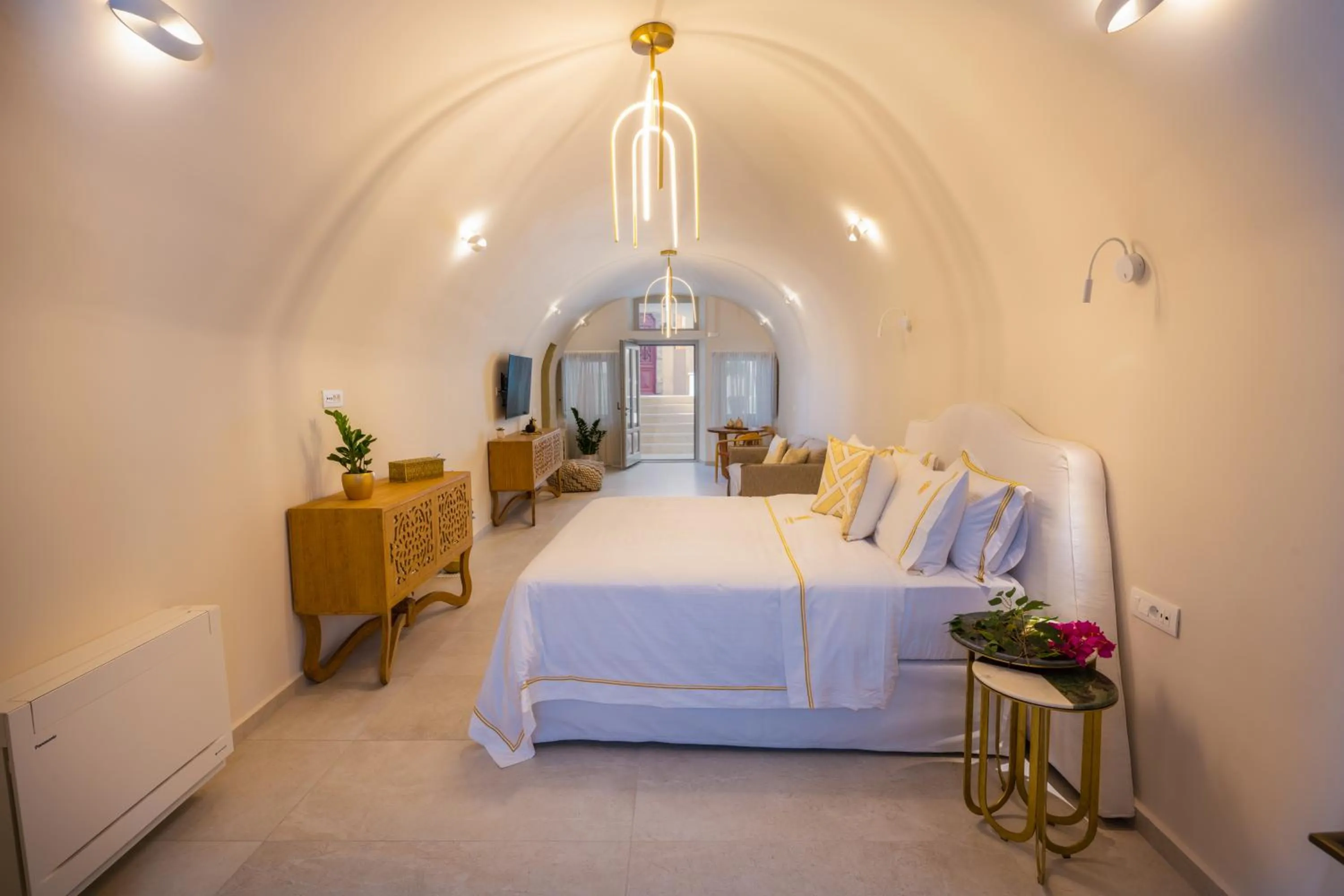 Bed in La Madeleine Oia