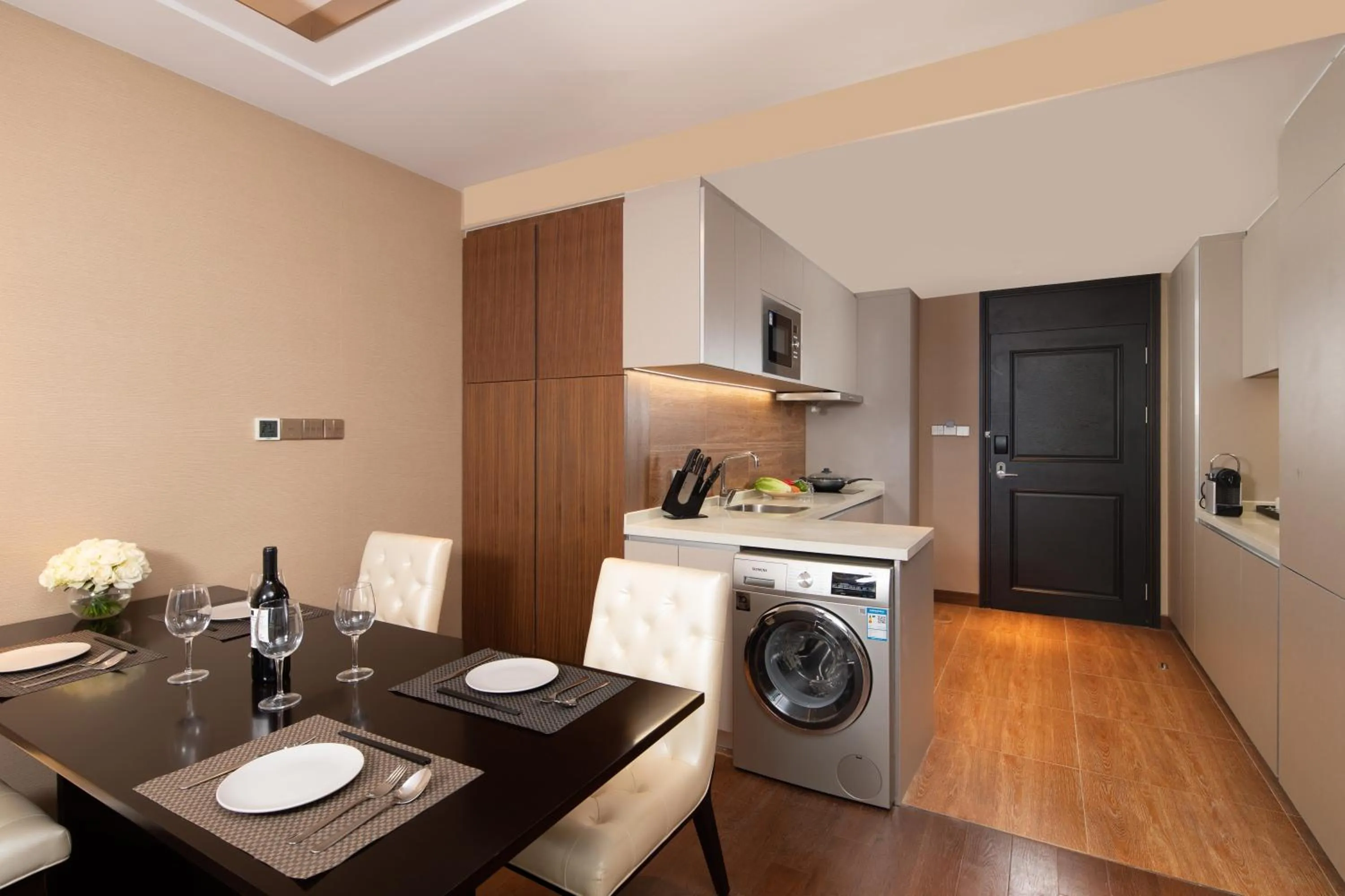 Kitchen or kitchenette in Rocase Boutique Hotel Wuxi
