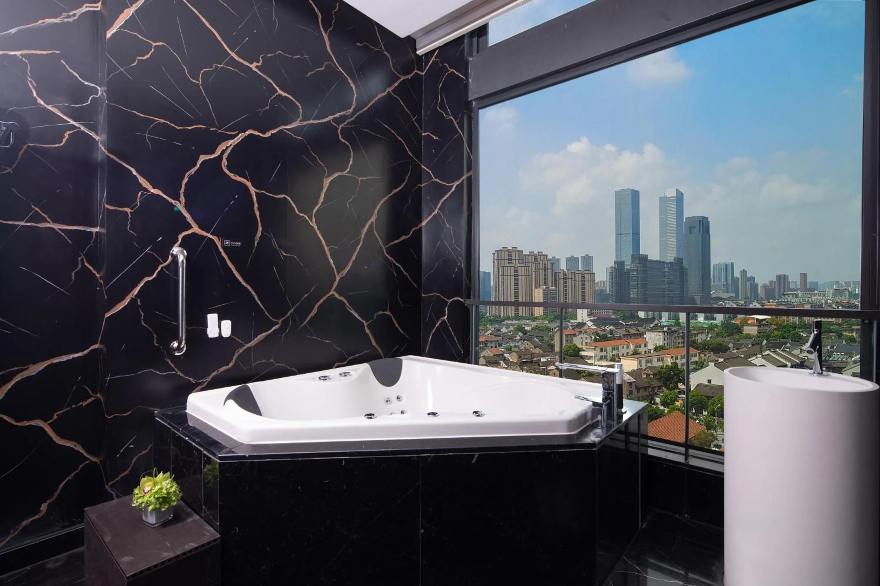 Bathroom in Rocase Boutique Hotel Wuxi