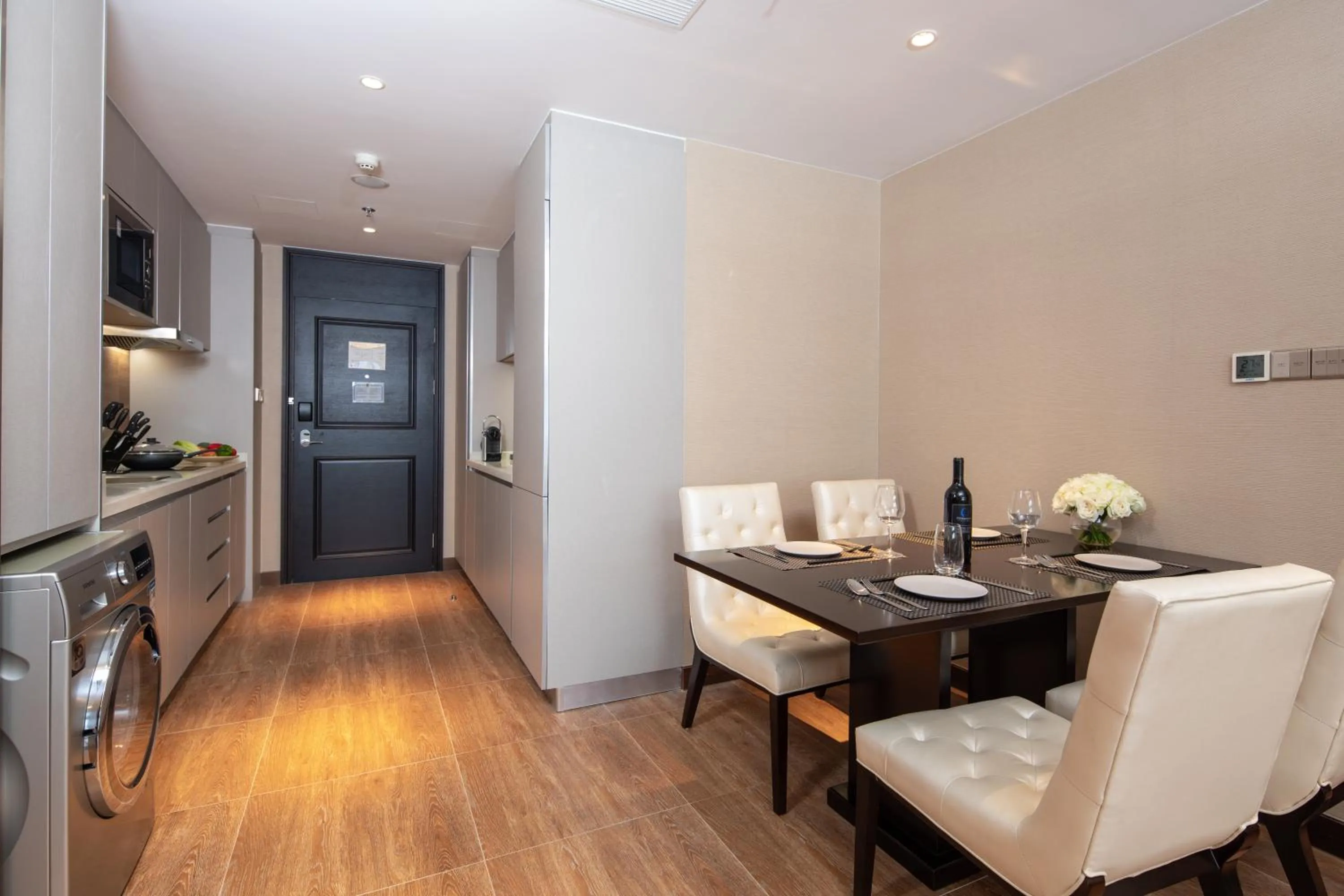 Kitchen or kitchenette in Rocase Boutique Hotel Wuxi