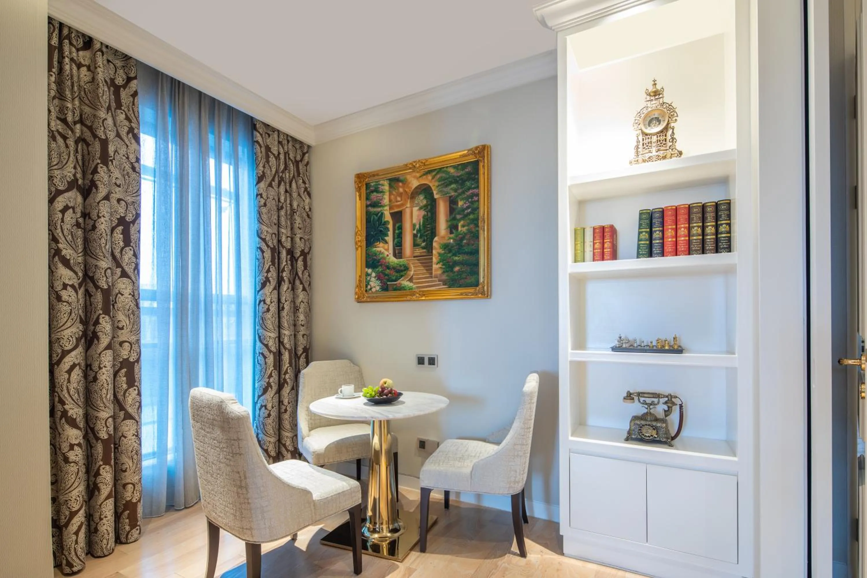 Library in Rocase Boutique Hotel Wuxi