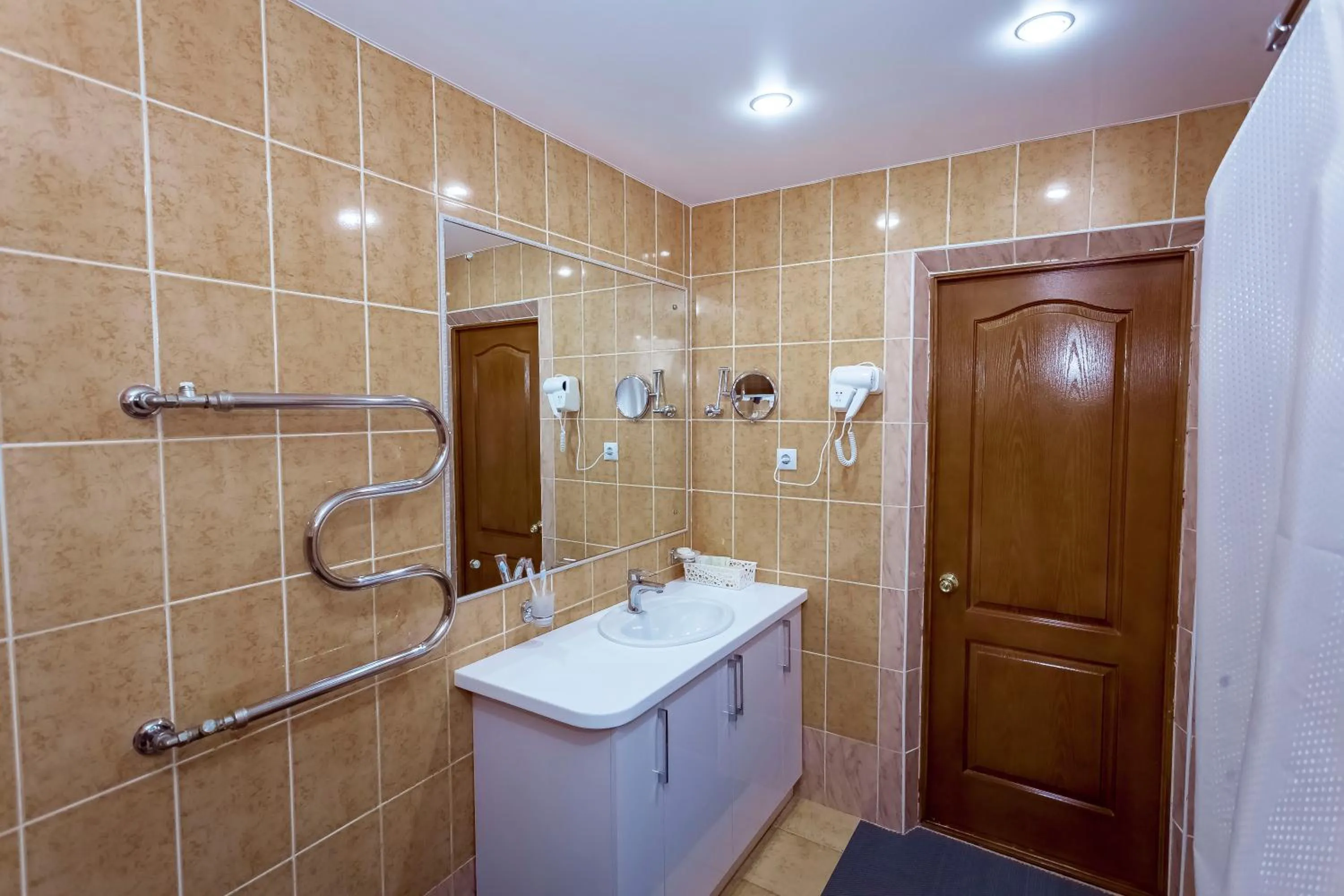 Bathroom in Kurmet Hotel