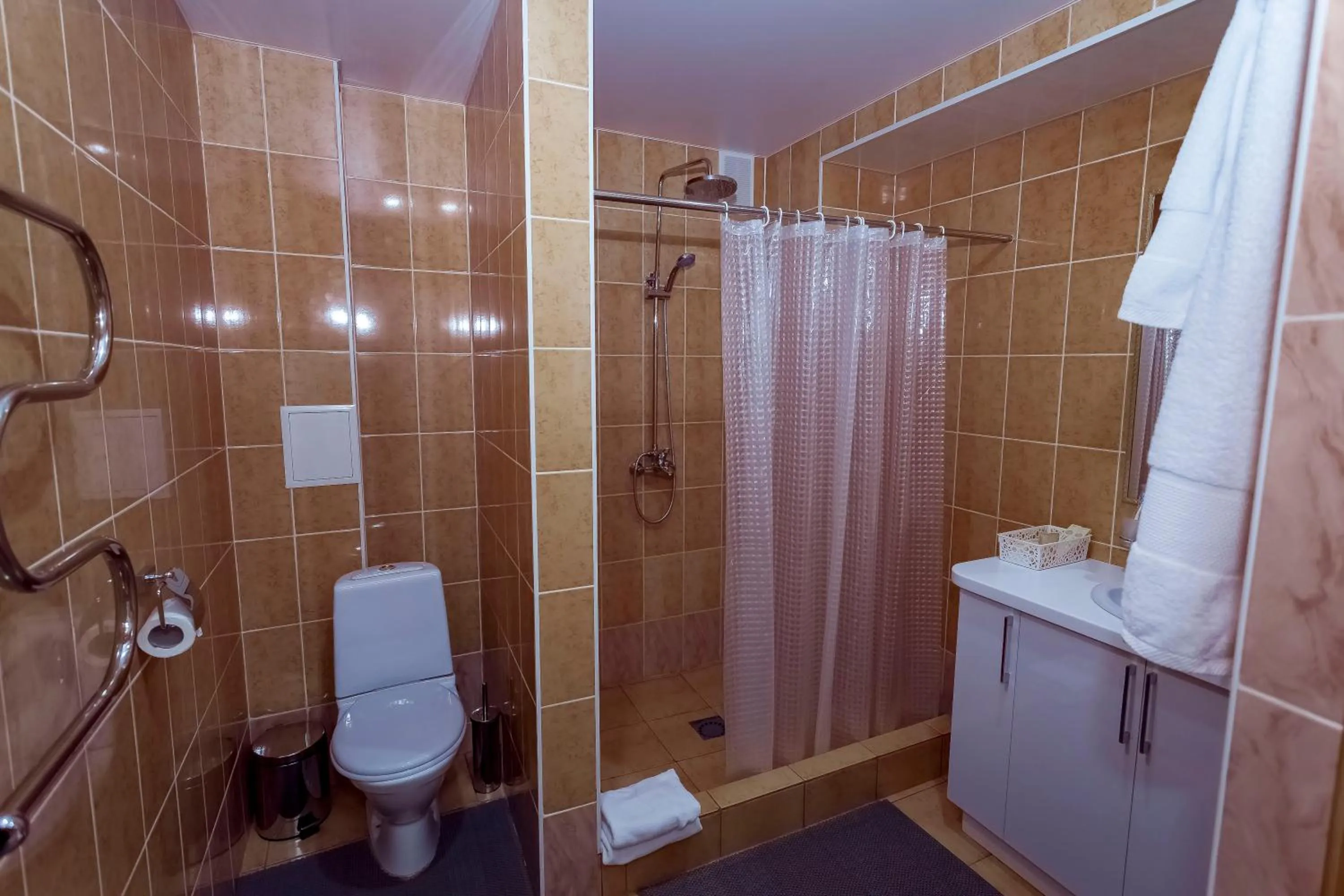 Bathroom in Kurmet Hotel