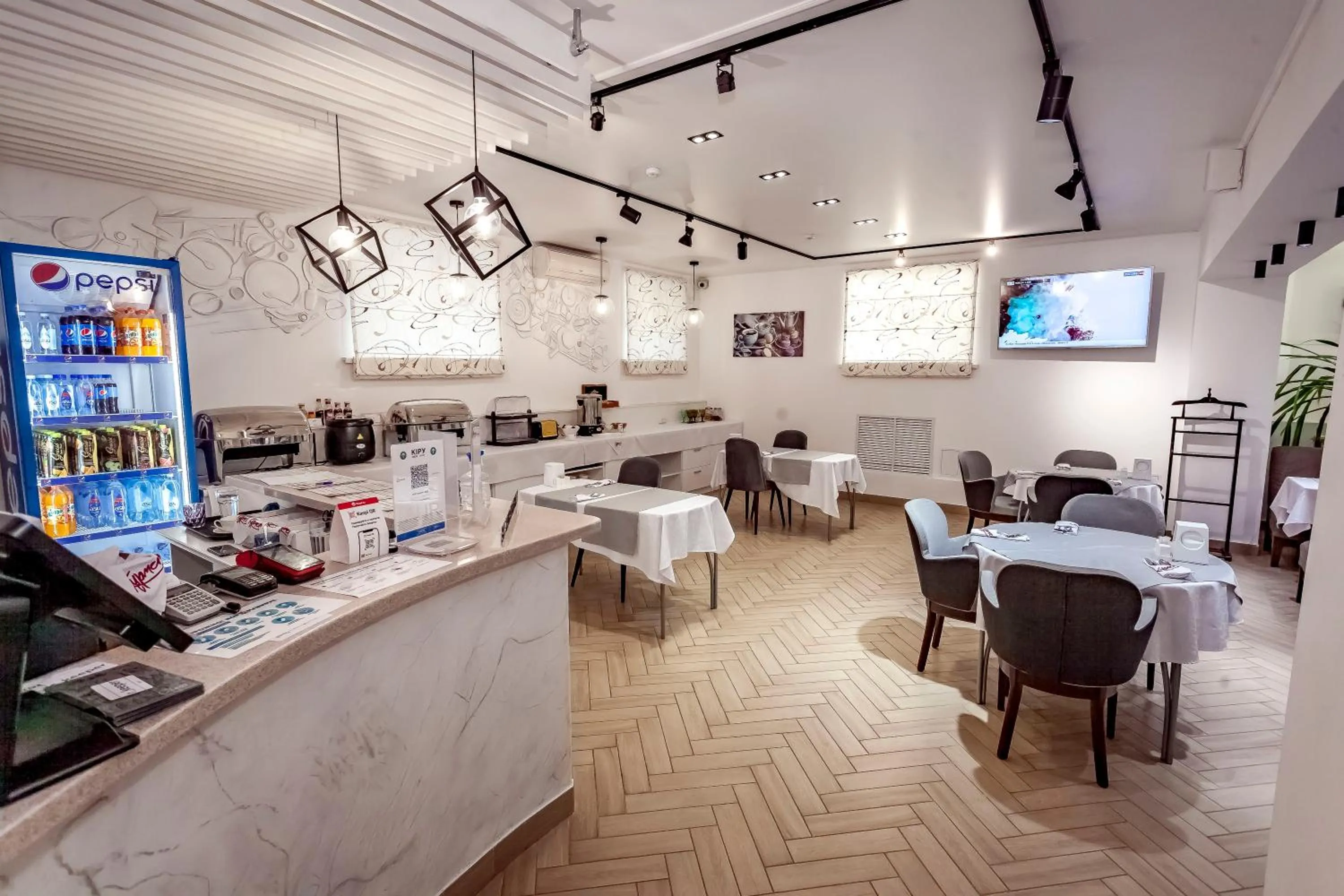 Restaurant/places to eat in Kurmet Hotel