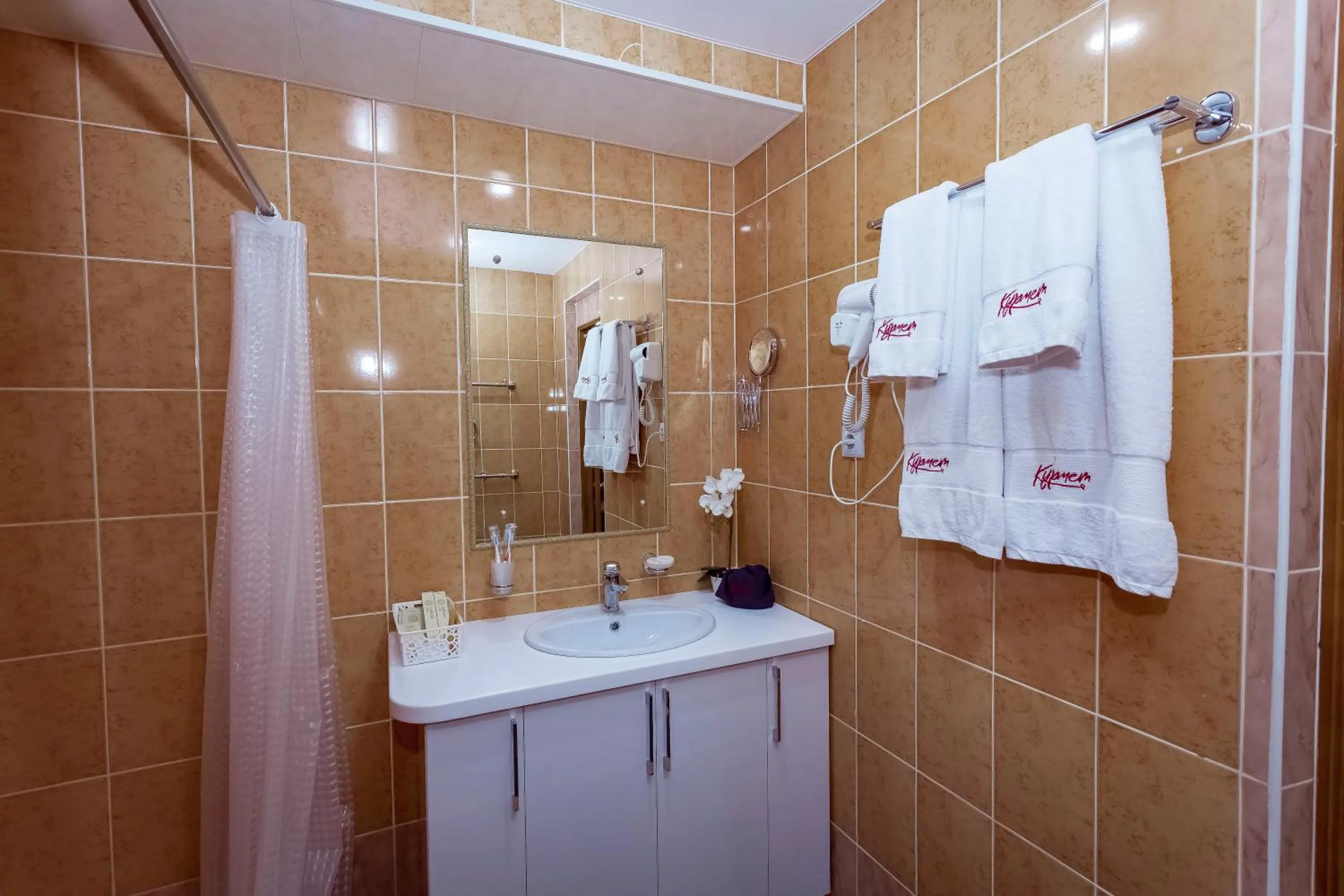 Bathroom in Kurmet Hotel