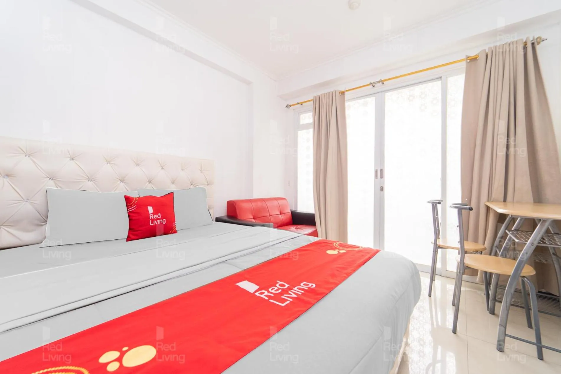 Bedroom, Bed in RedLiving Apartemen Gateway Pasteur - Sean Hospitality