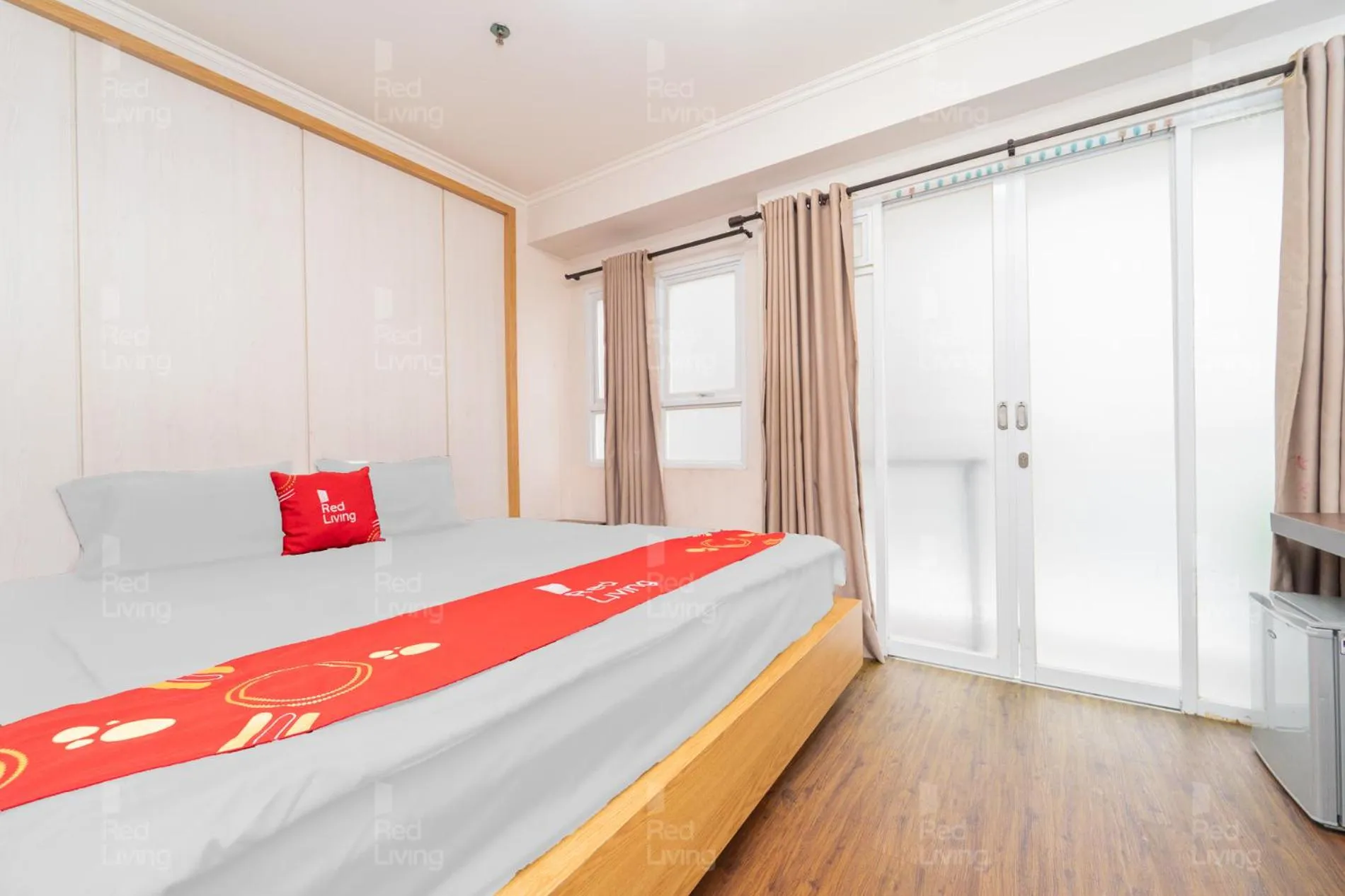 Bedroom, Bed in RedLiving Apartemen Gateway Pasteur - Sean Hospitality