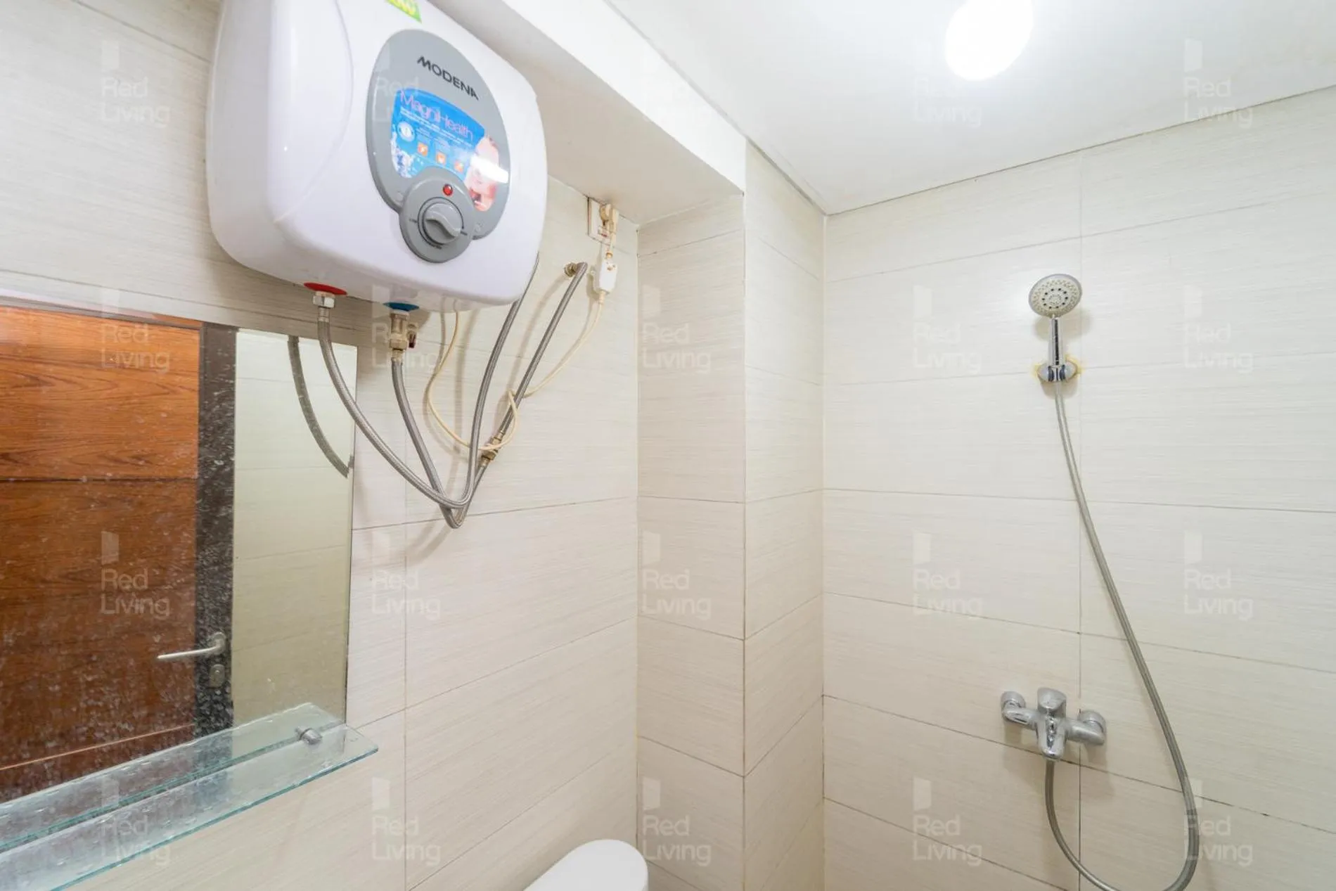 Bathroom in RedLiving Apartemen Gateway Pasteur - Sean Hospitality