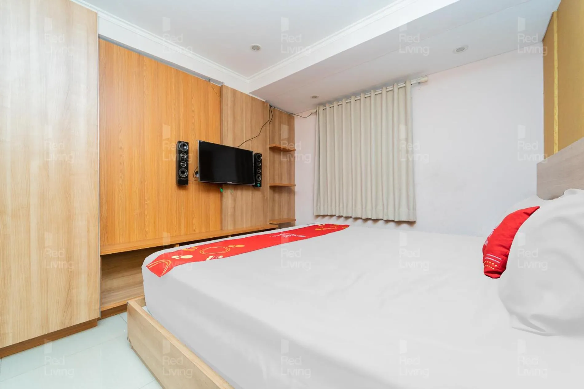 Bedroom, Bed in RedLiving Apartemen Gateway Pasteur - Sean Hospitality