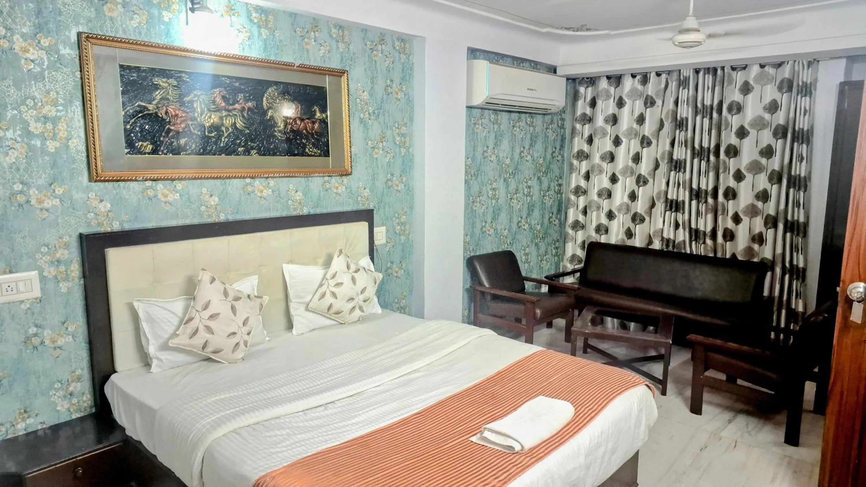 Bed in Hotel Green View International