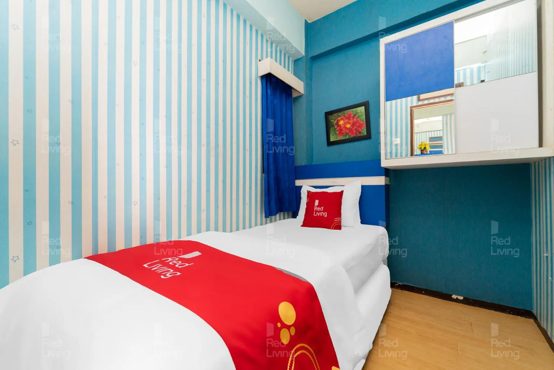 Bedroom, Bed in RedLiving Apartemen The Suites Metro - Prisma