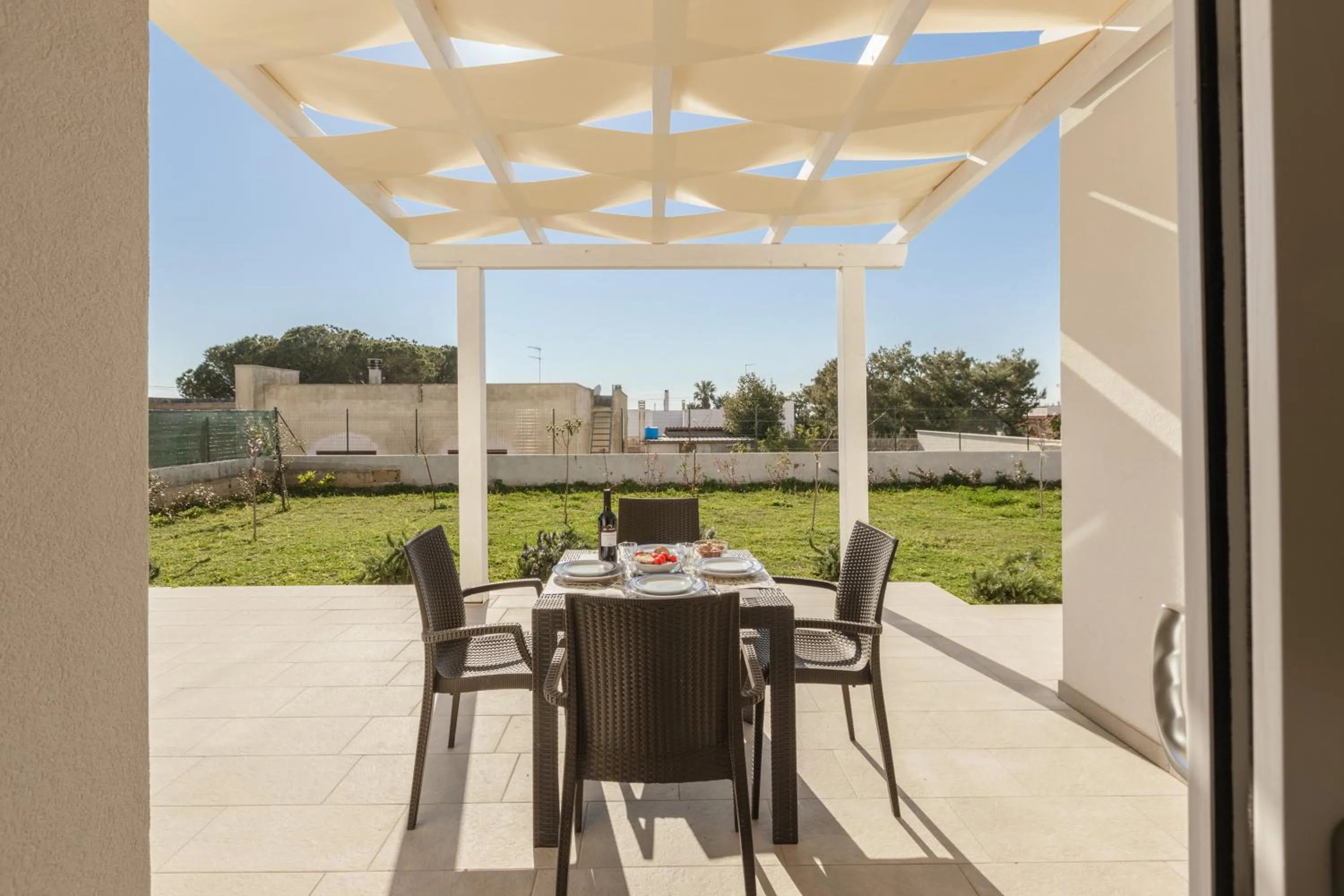 Villa Elena - Two Luxury Suites, garden & fast Wi-Fi near the Sea