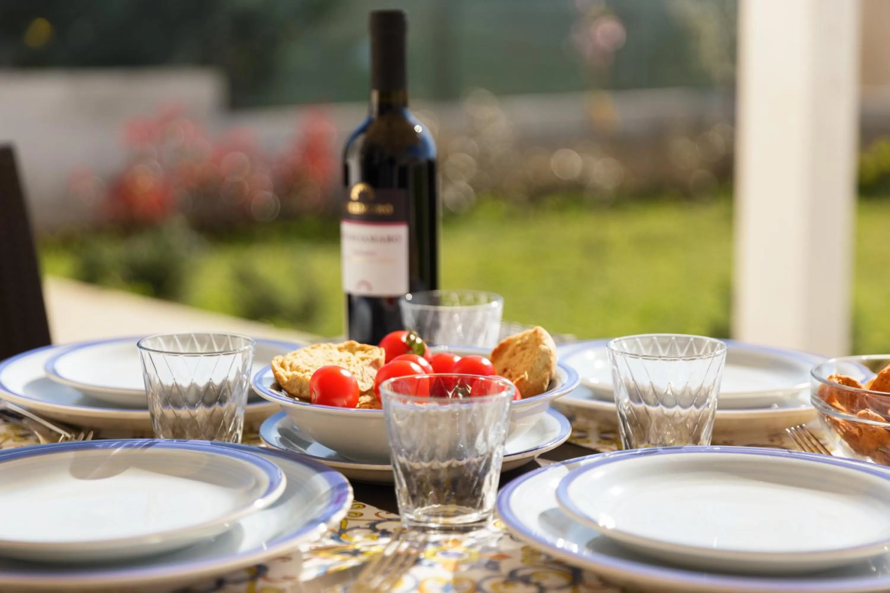 Villa Elena - Two Luxury Suites, garden & fast Wi-Fi near the Sea