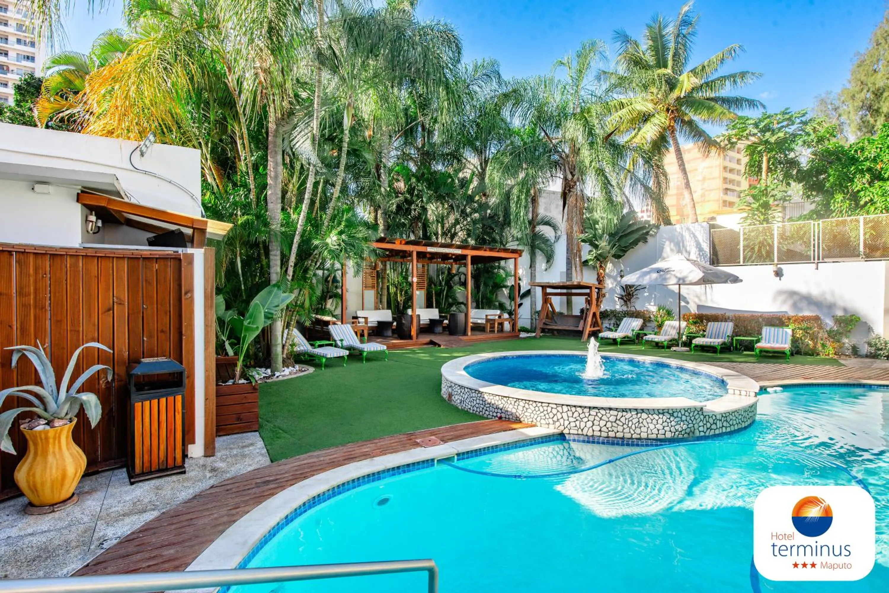 Swimming pool in Hotel Terminus Maputo