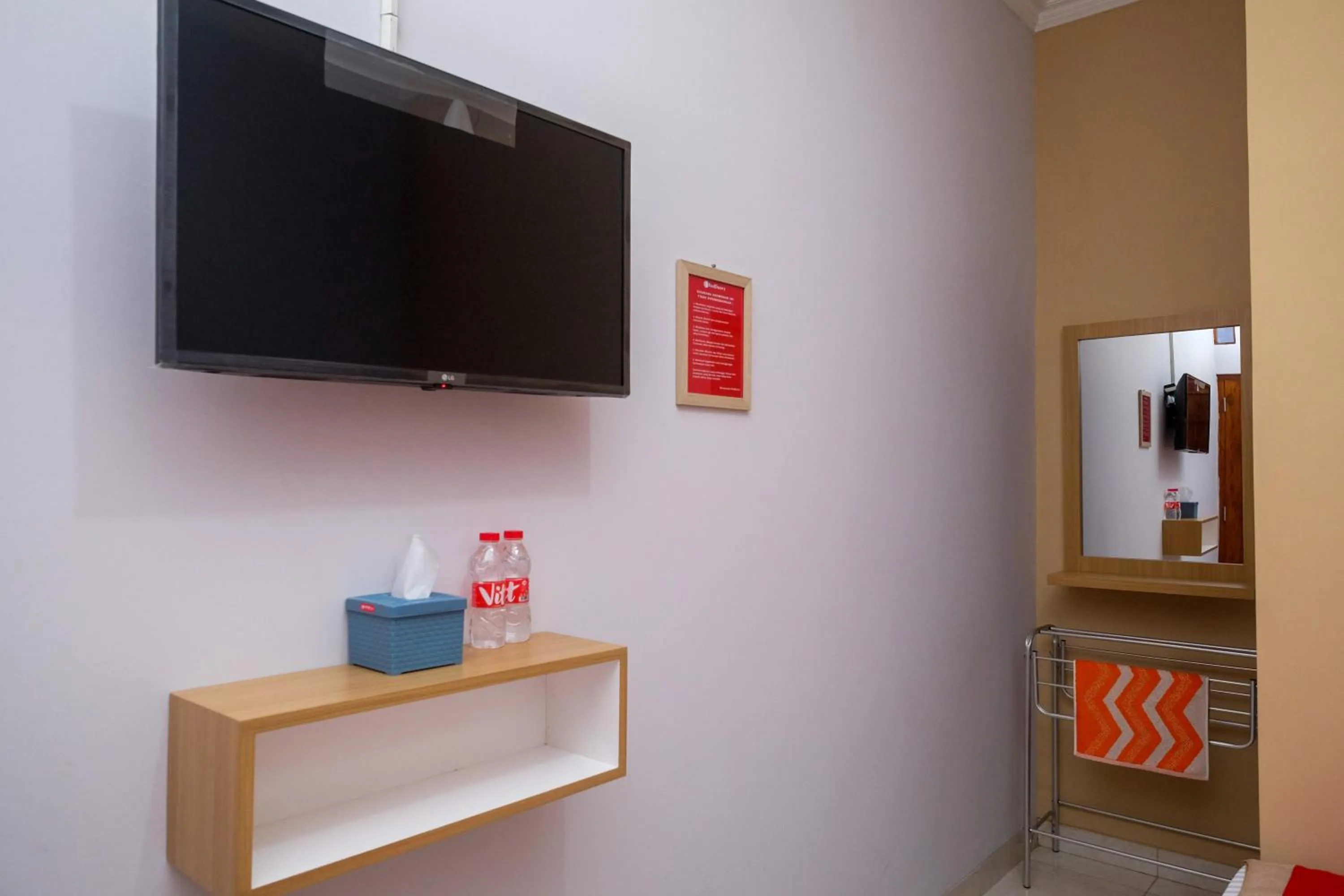 Bedroom in RedDoorz Syariah near Perempatan Kartasura