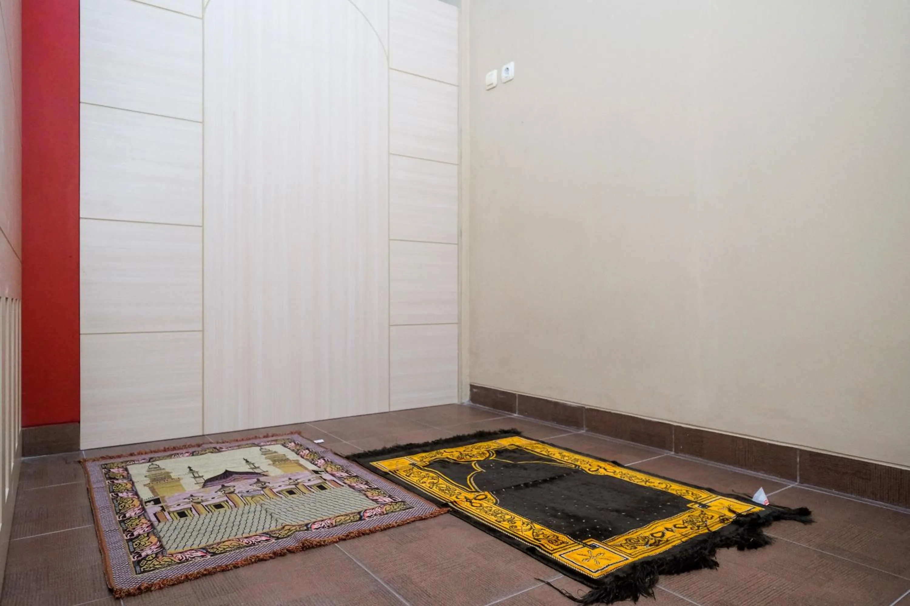 Place of worship in RedDoorz Syariah near Perempatan Kartasura