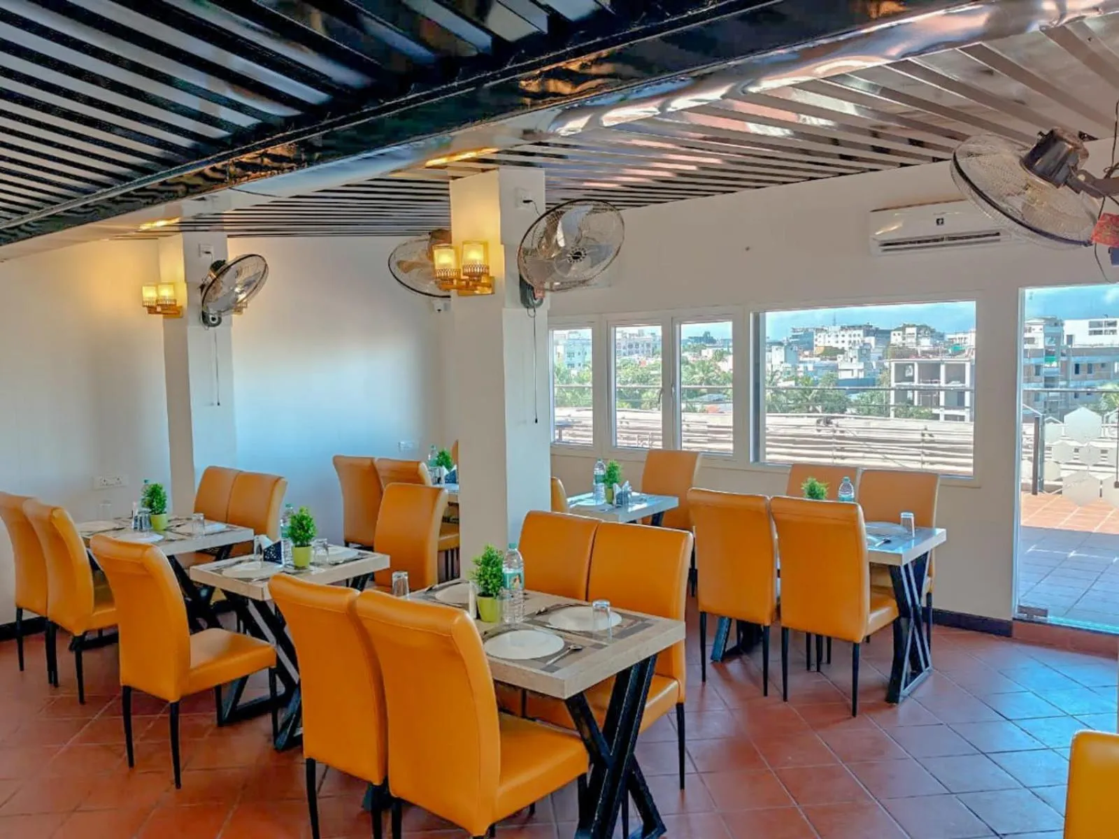 Restaurant/places to eat in GRAND ONE TOWER