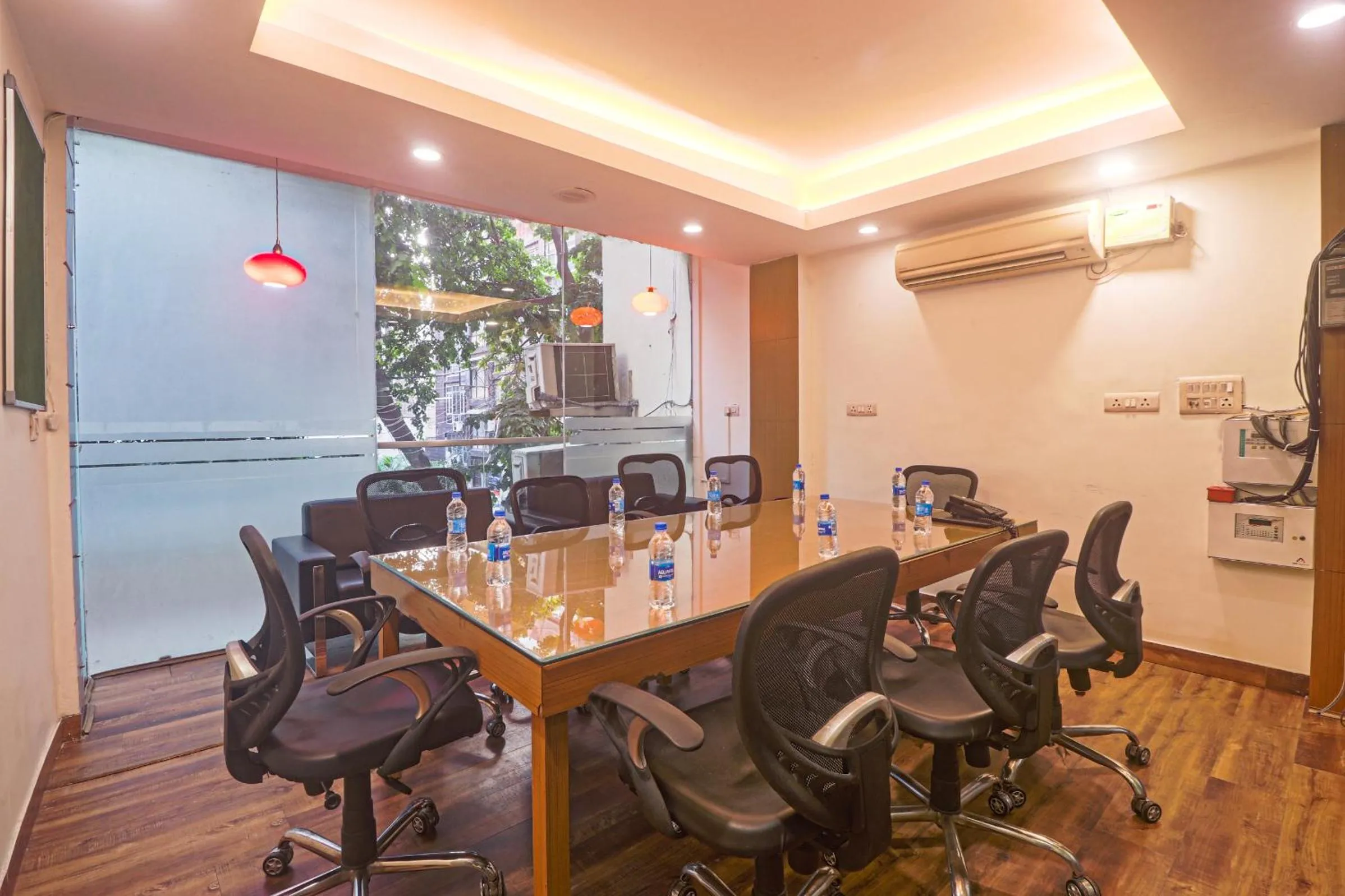 Meeting/conference room in Hotel Sizzling Starr
