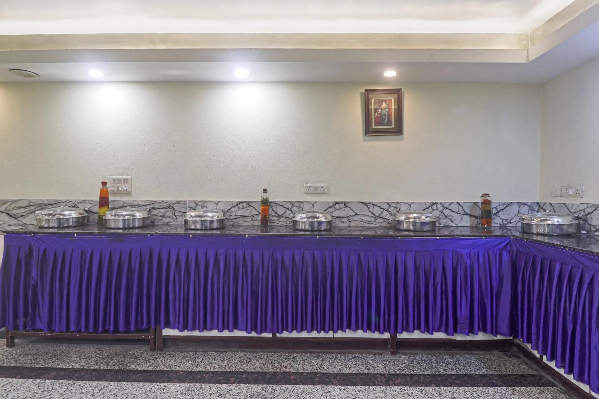 Buffet breakfast in Hotel Sizzling Starr