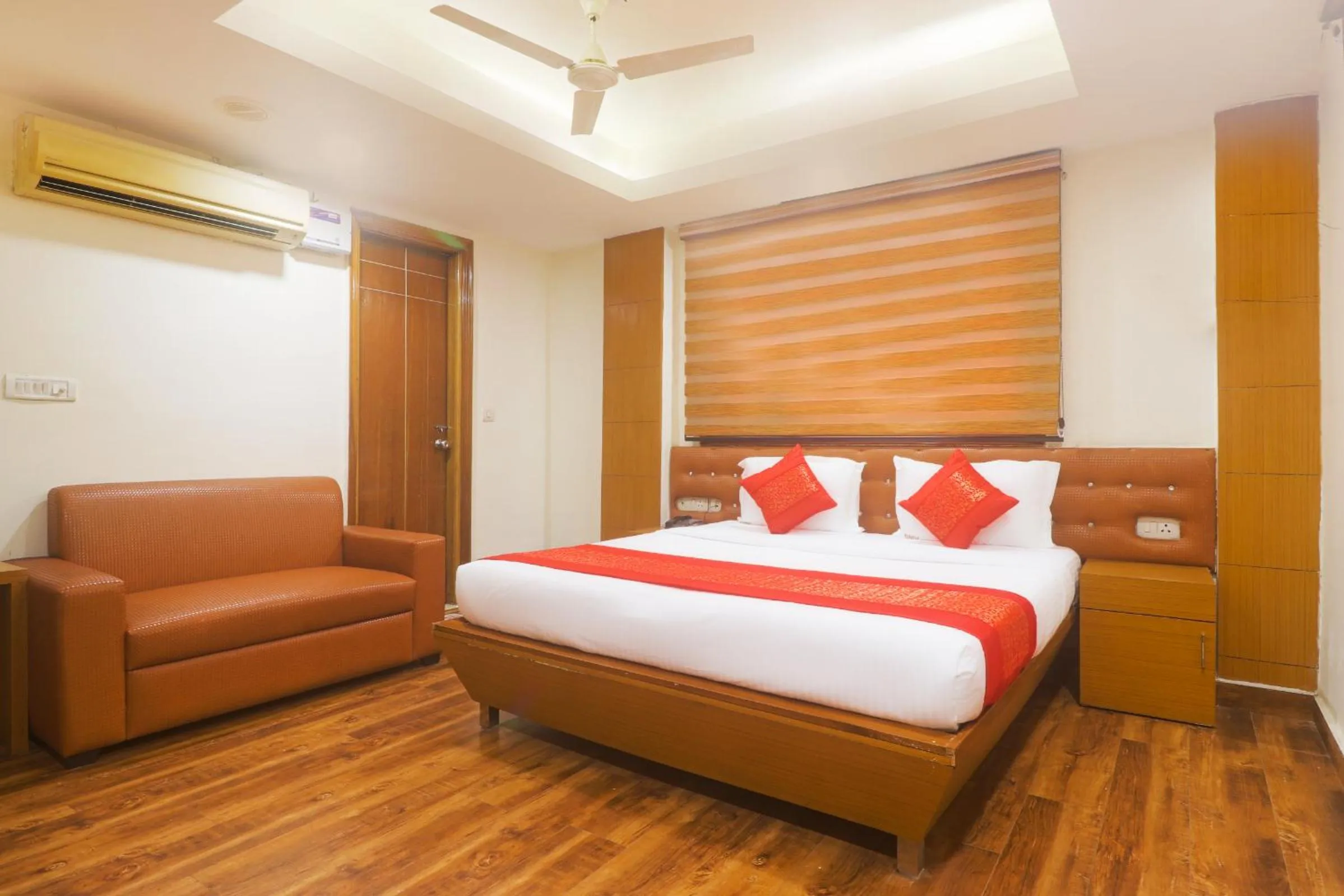 Bed in Hotel Sizzling Starr